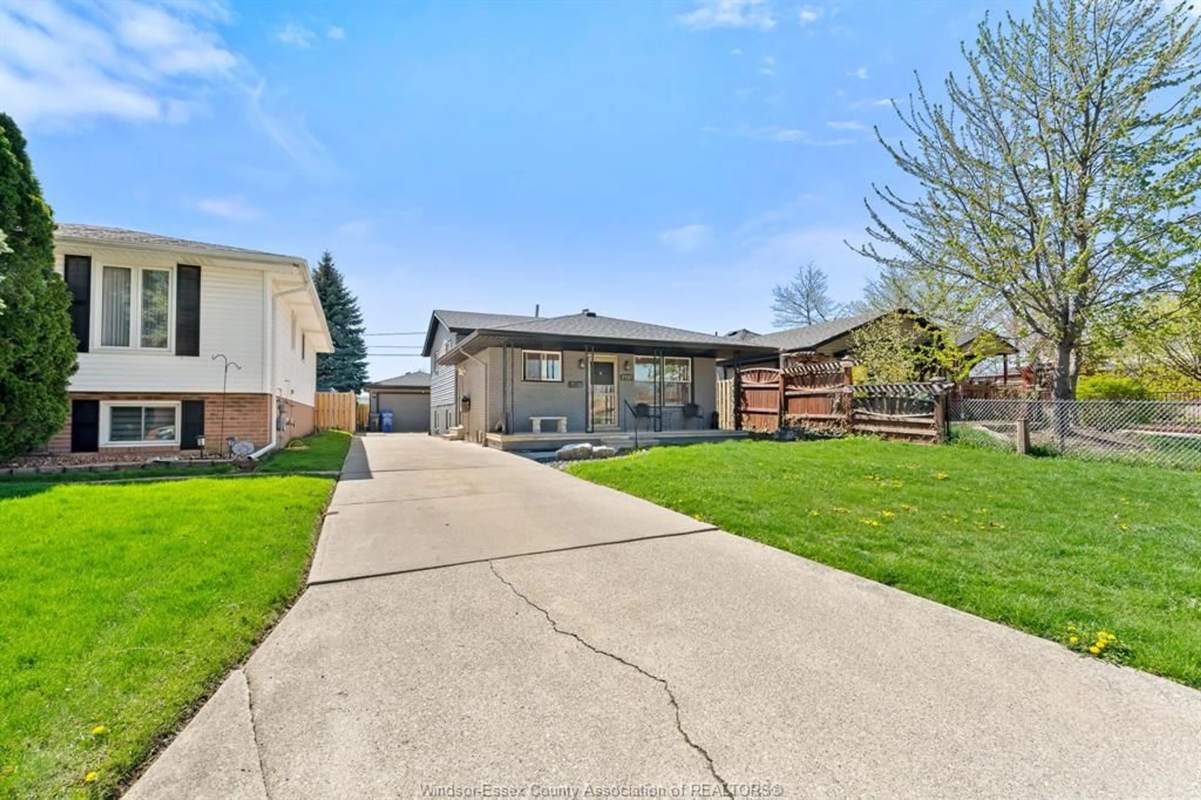 Unknown for 2707 ALEXIS Rd, Windsor Ontario N8W 4A1