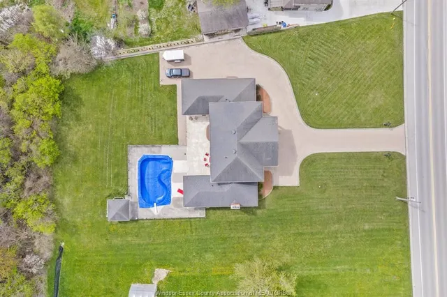 883 Front Rd, Amherstburg 5