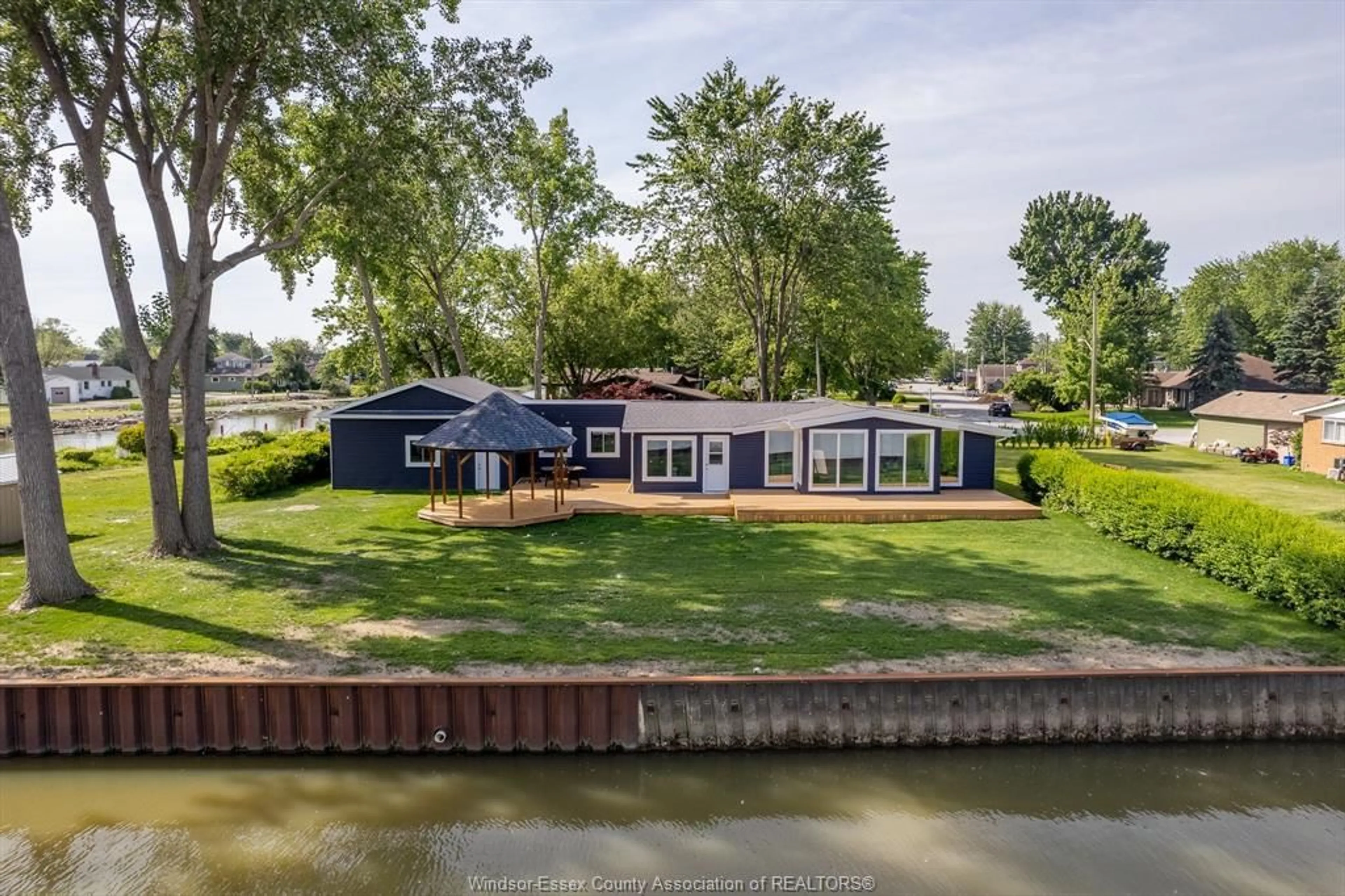 A pic from outside/outdoor area/front of a property/back of a property/a pic from drone, water/lake/river/ocean view for 75 ISLAND, Lighthouse Cove Ontario N0P 2L0