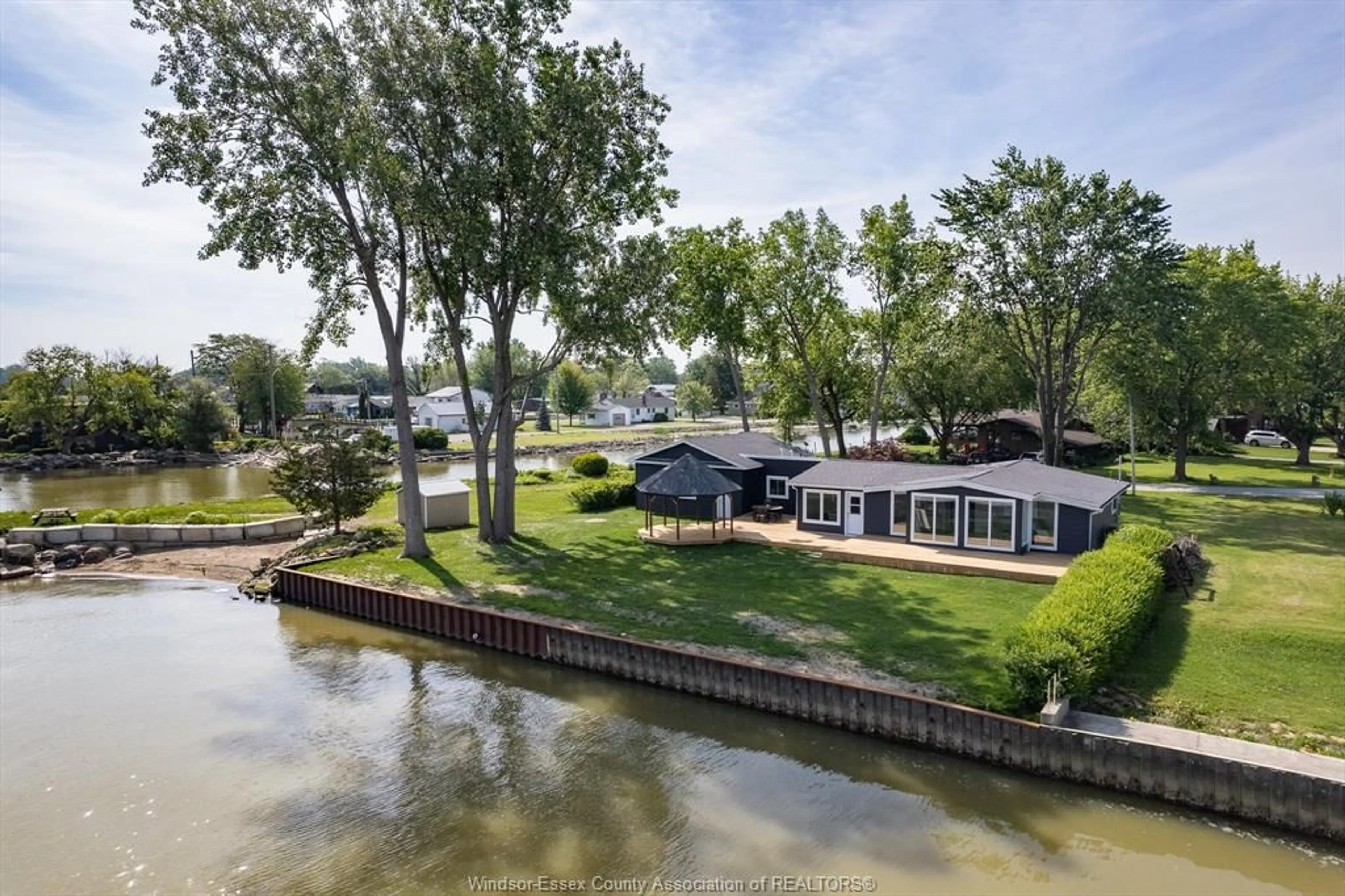 A pic from outside/outdoor area/front of a property/back of a property/a pic from drone, water/lake/river/ocean view for 75 ISLAND, Lighthouse Cove Ontario N0P 2L0