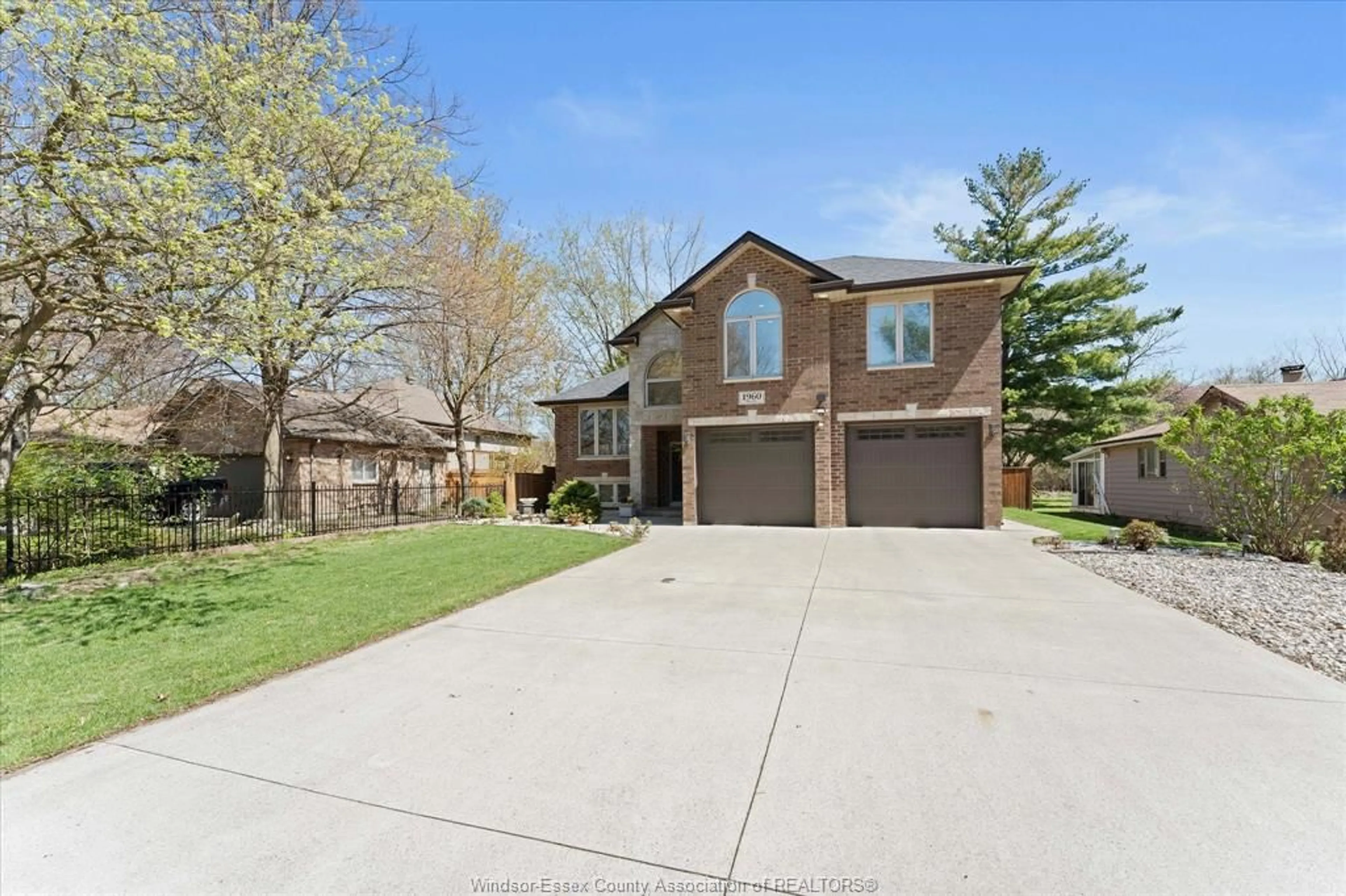 Unknown for 1960 RANDOLPH, Windsor Ontario N9B 2W5