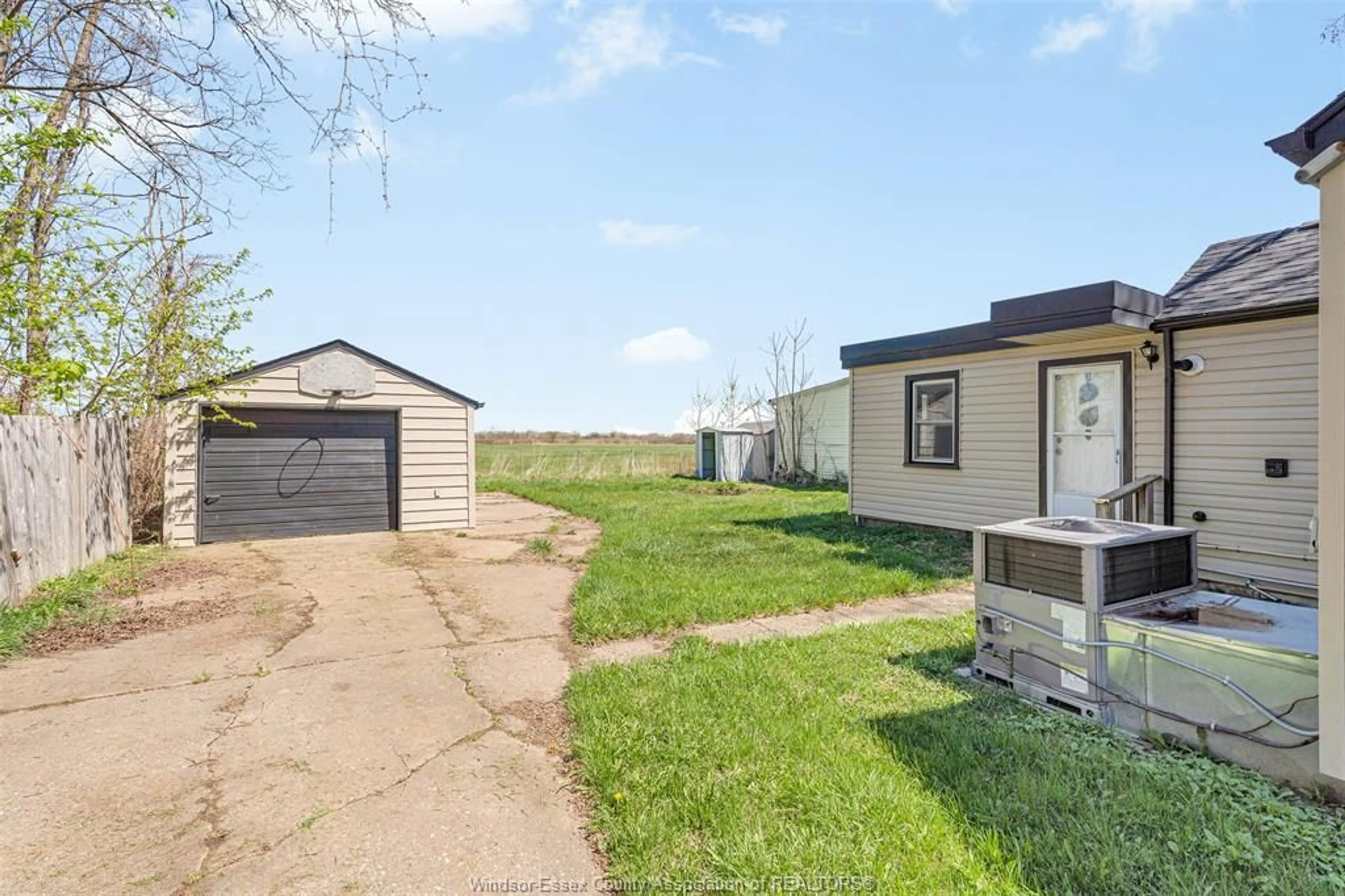 Unknown for 3456 RIBERDY, Windsor Ontario N8W 3V6