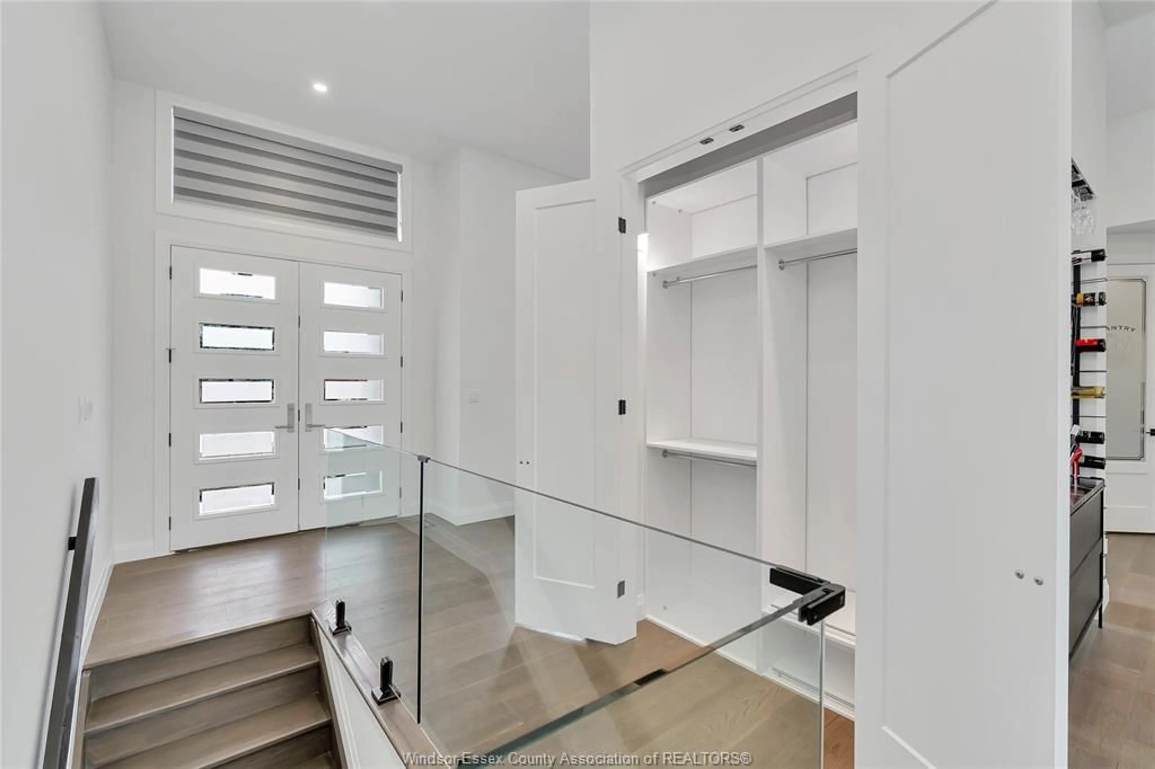 Indoor entryway for 1381 CROSSWINDS, Lakeshore Ontario N0R 1A0