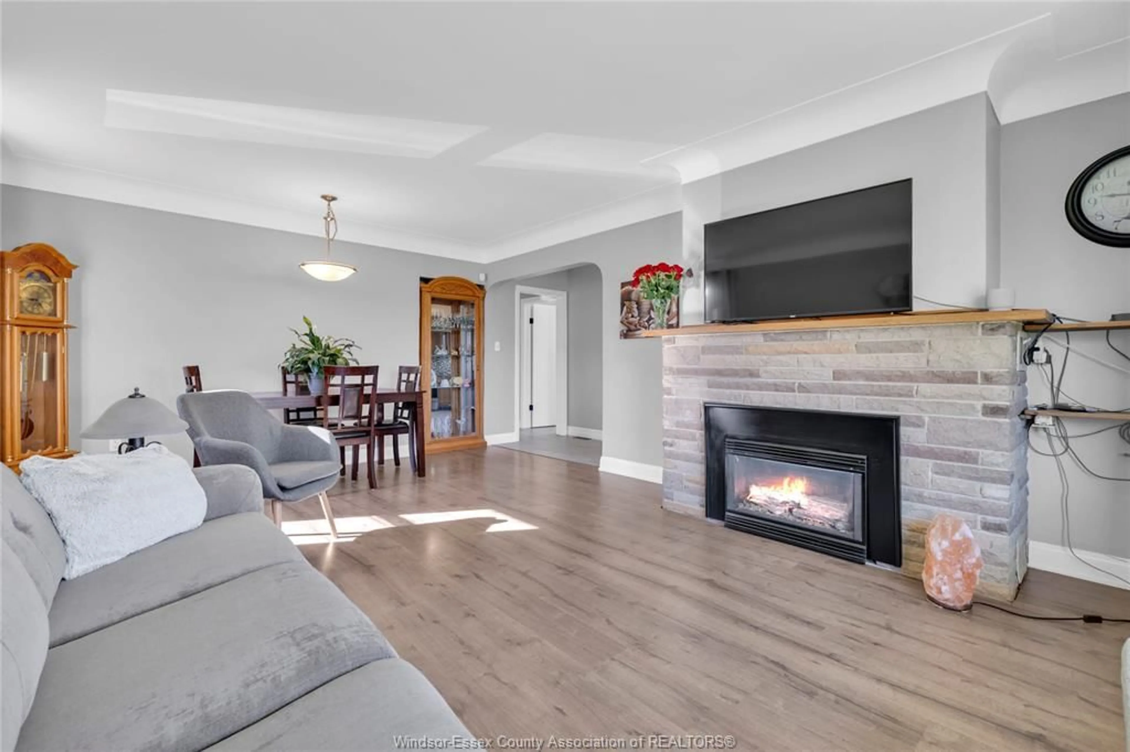 Living room with furniture, wood/laminate floor for 42 GRACE, Leamington Ontario N8H 1K9