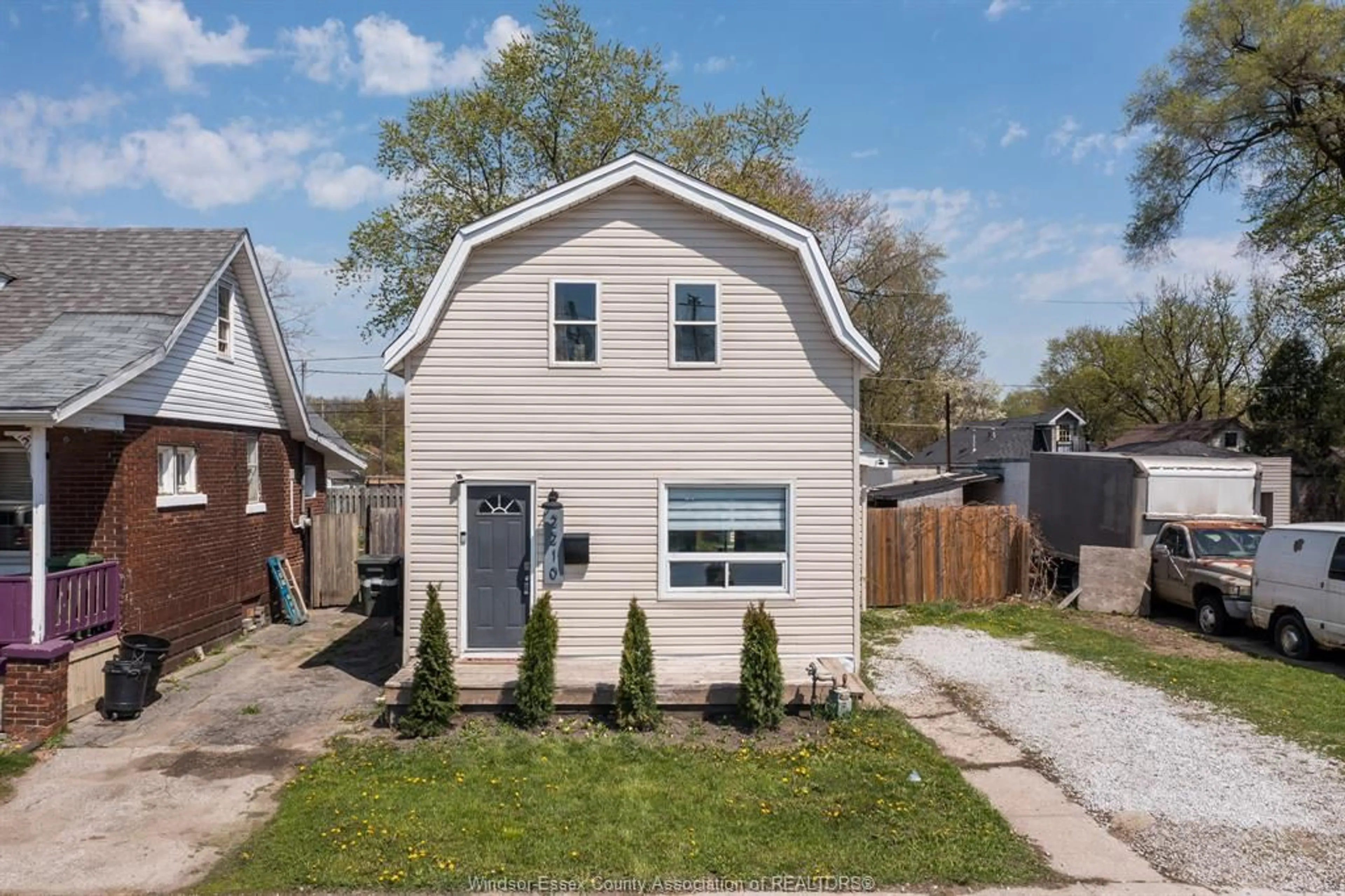 Unknown for 2210 JANETTE, Windsor Ontario N8X 1Z8