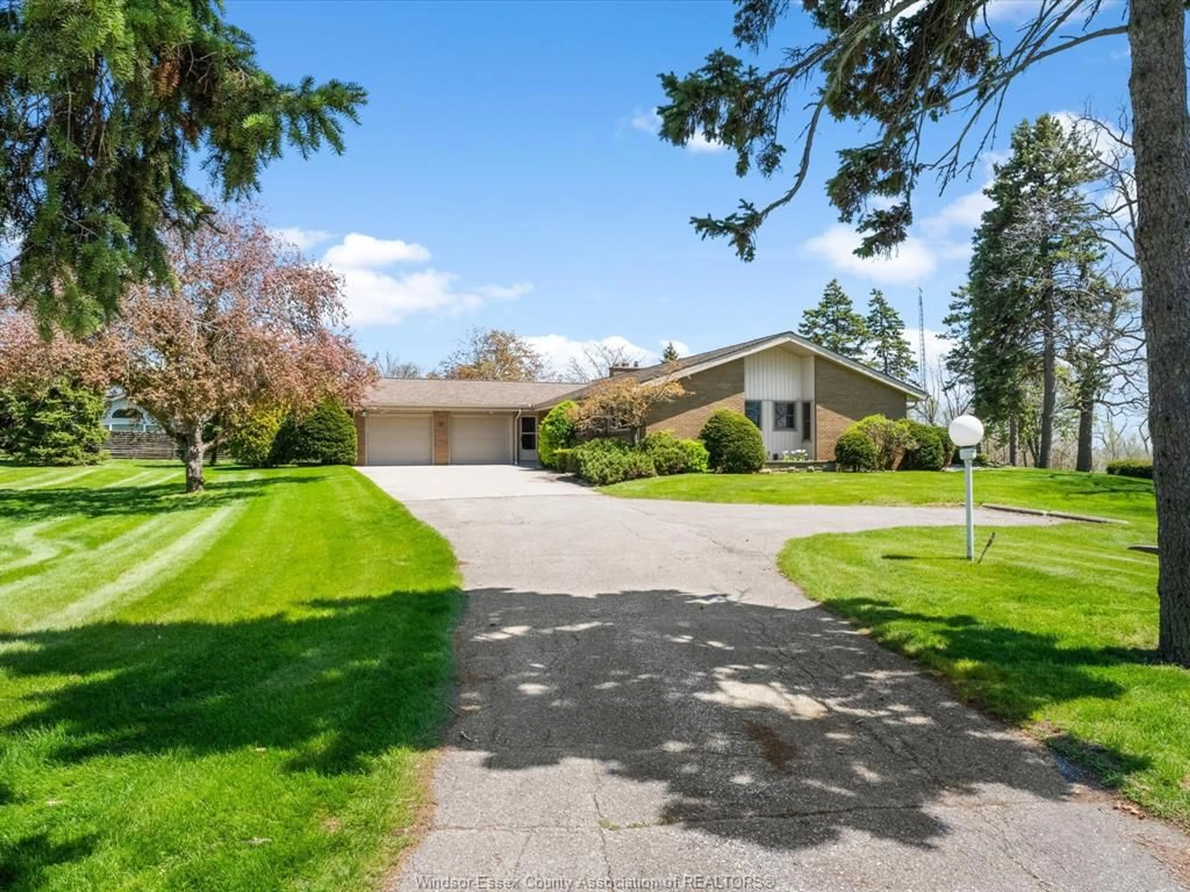 Unknown for 20 Branton Dr, Leamington Ontario N8H 4A4