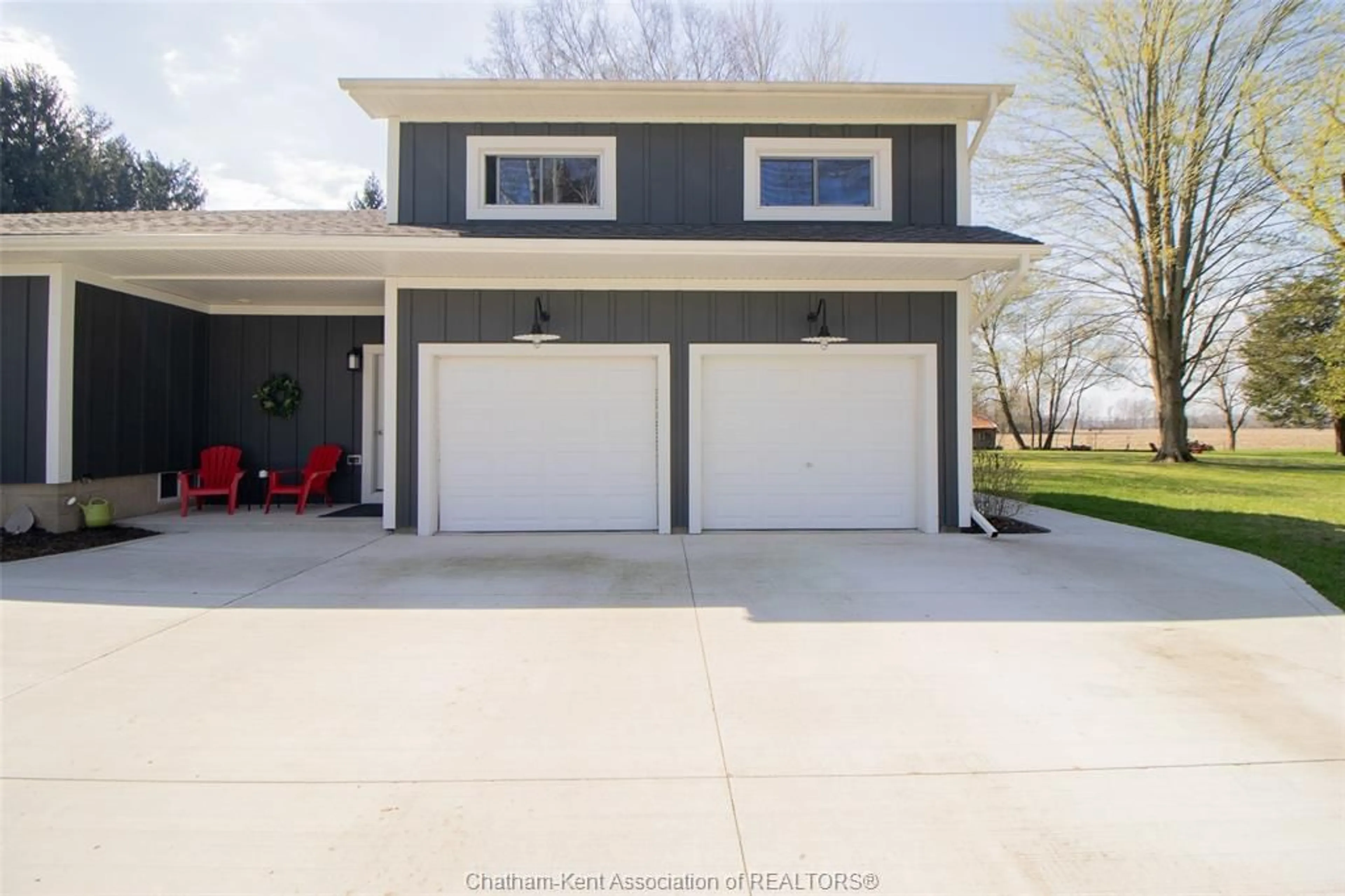 Indoor garage for 15198 ST. IGNATIUS Line, Bothwell Ontario N0P 1C0