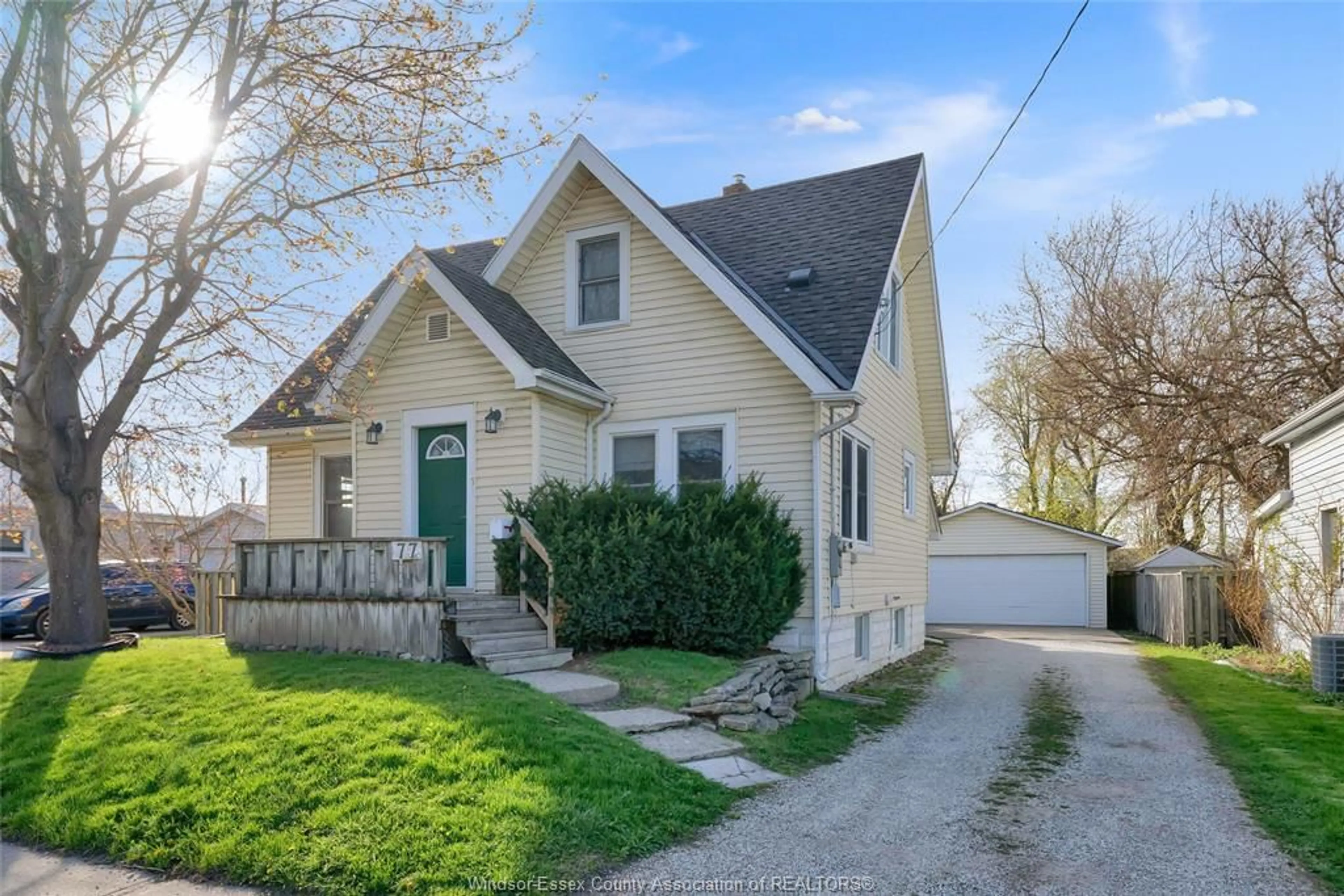 A pic from outside/outdoor area/front of a property/back of a property/a pic from drone, street for 77 Park Avenue West, Chatham Ontario N7M 1V8