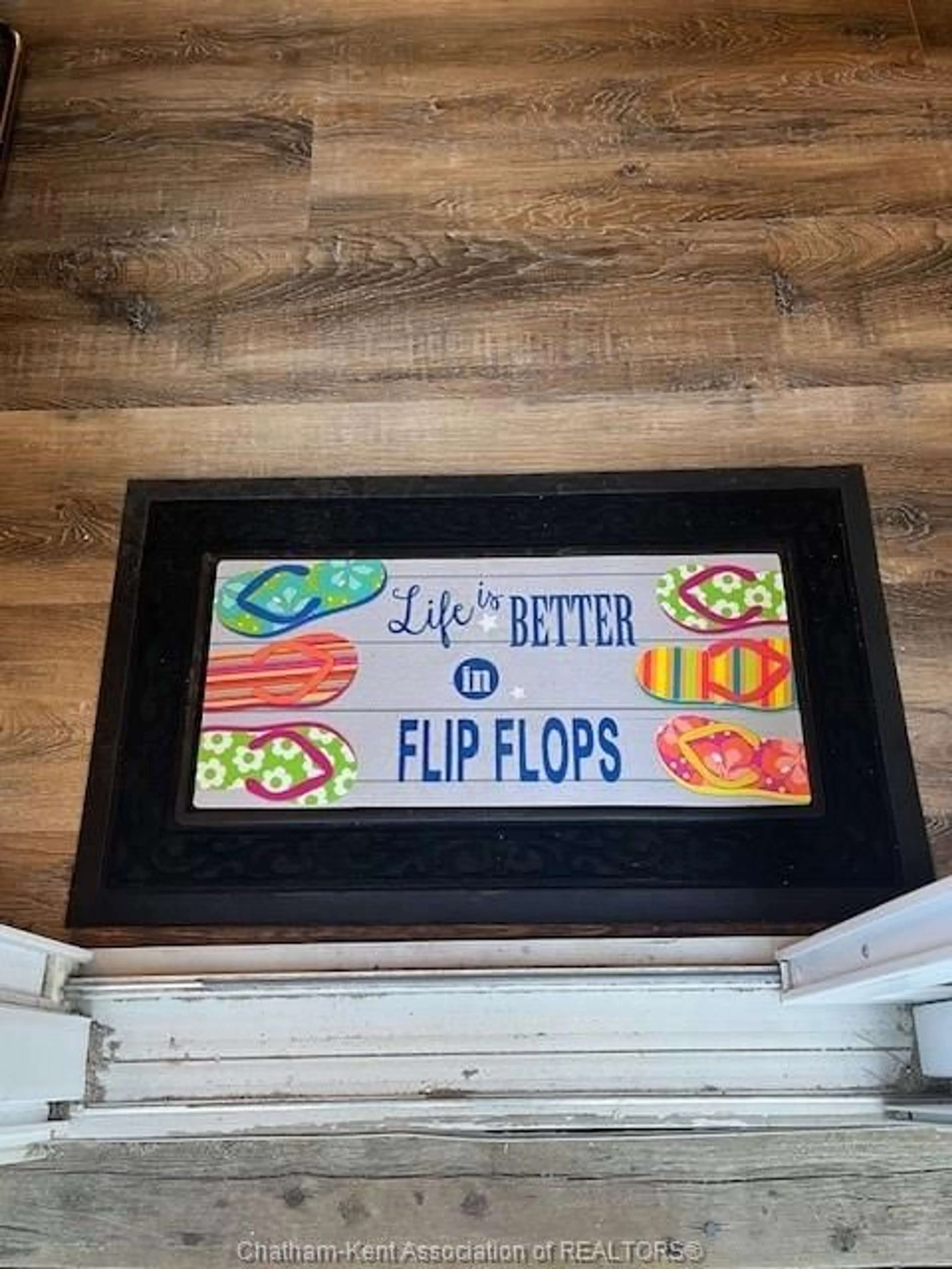 Indoor entryway for 29 ELMWOOD Ave, Grand Bend Ontario N0M 1T0