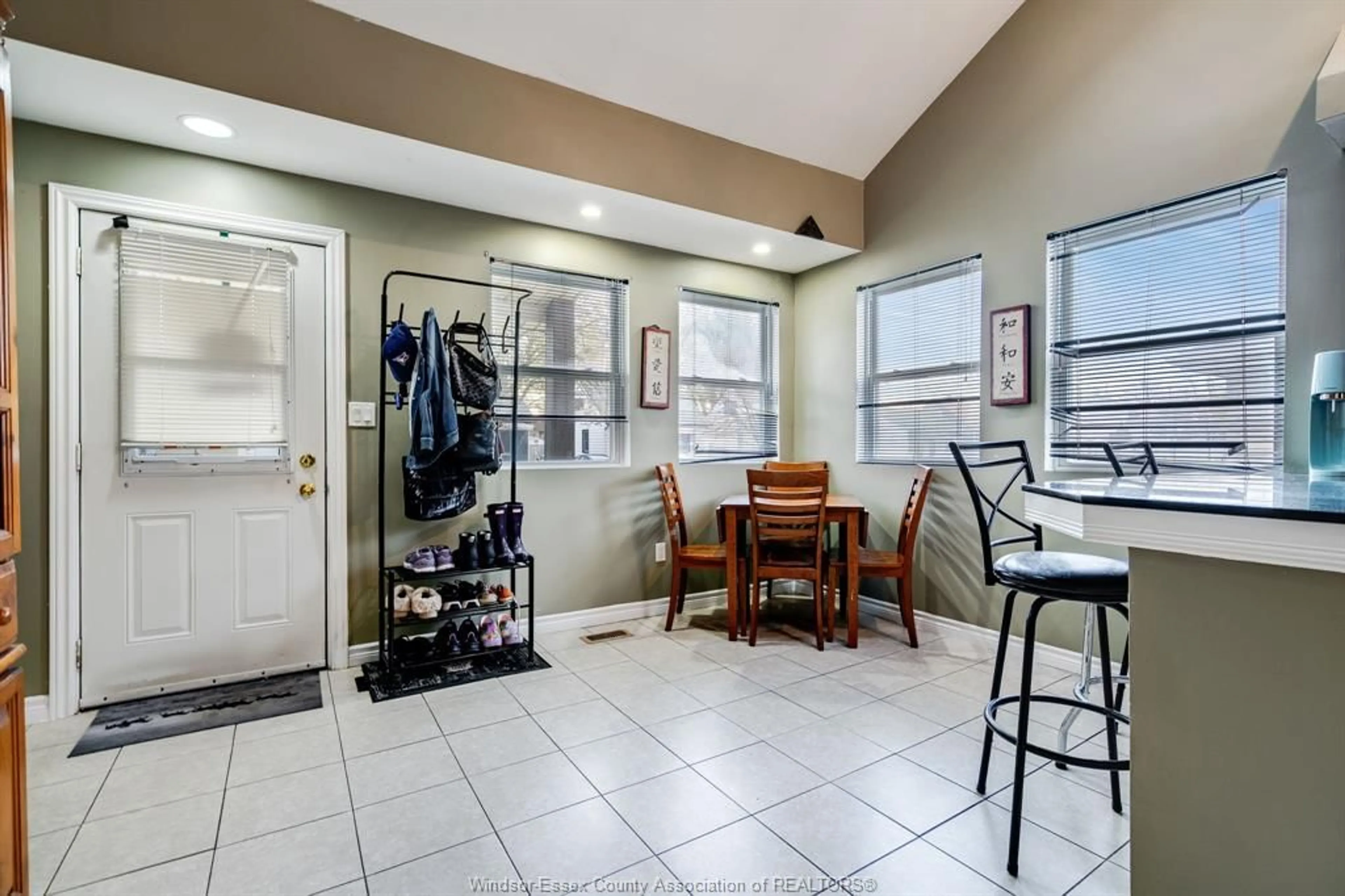 Unknown for 1451 Aubin, Windsor Ontario N8Y 4E8