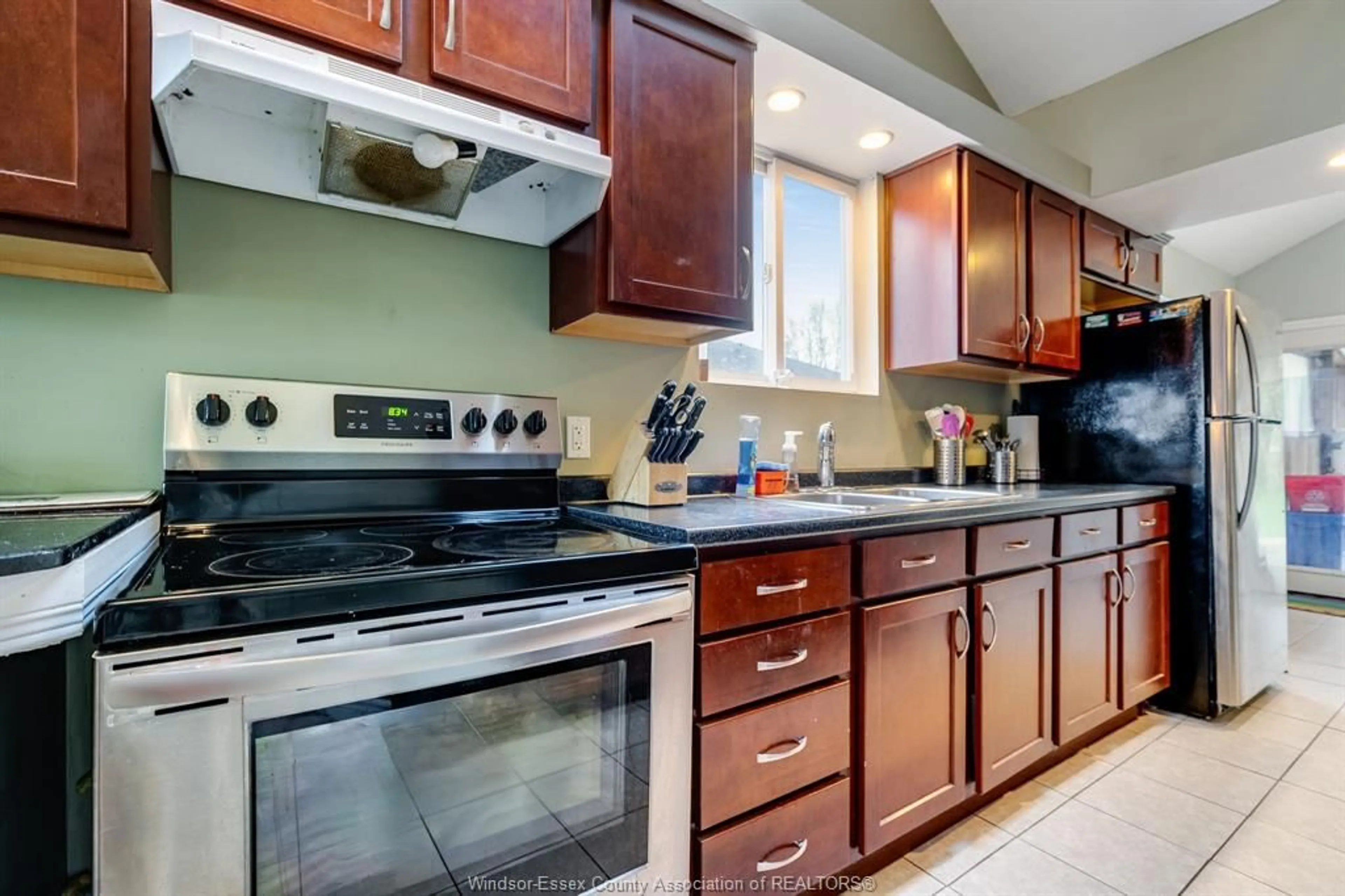 Standard kitchen, ceramic/tile floor for 1451 Aubin, Windsor Ontario N8Y 4E8