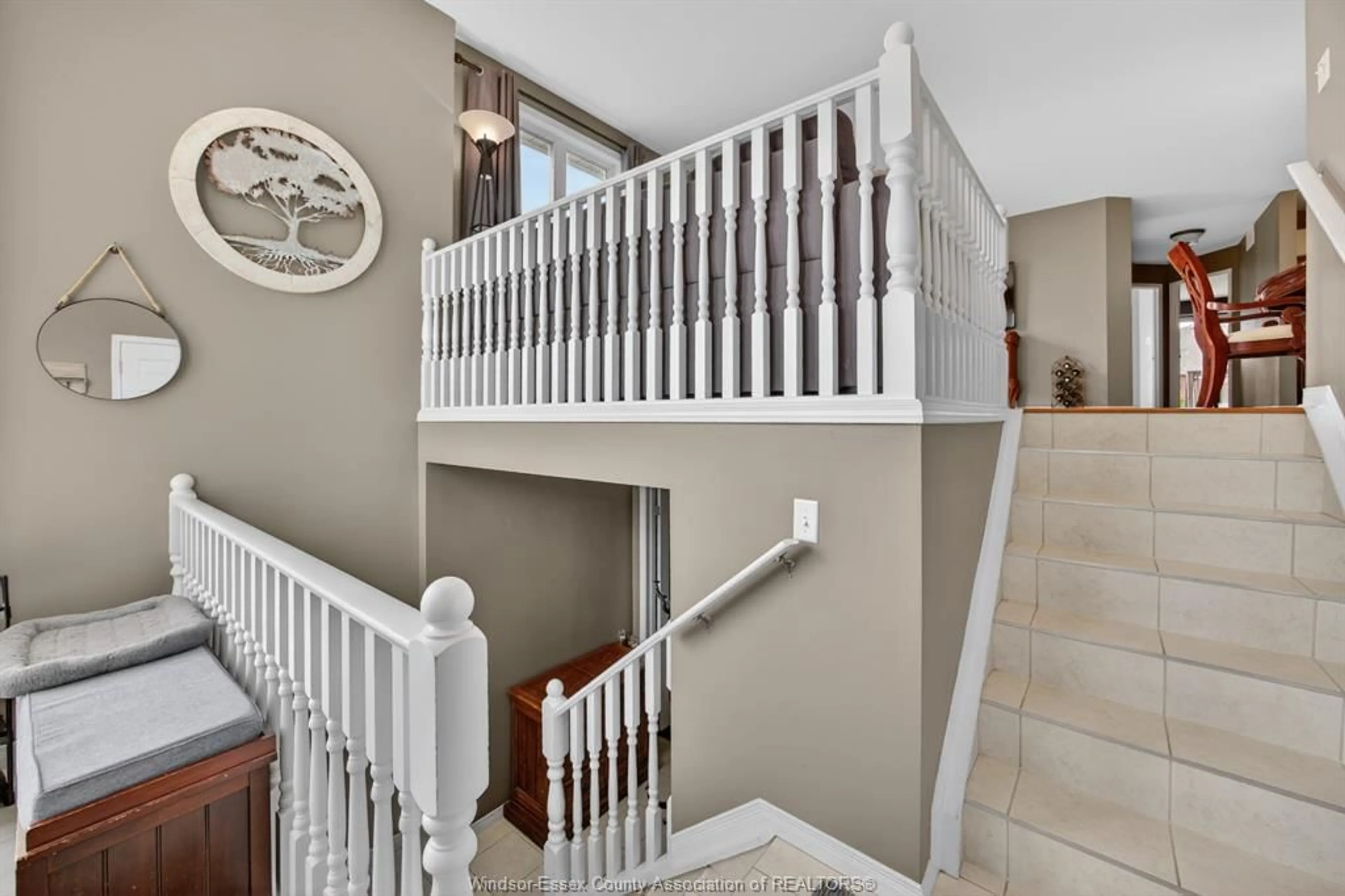 Stairs for 2220 Kevin St, LaSalle Ontario N9H 2R1