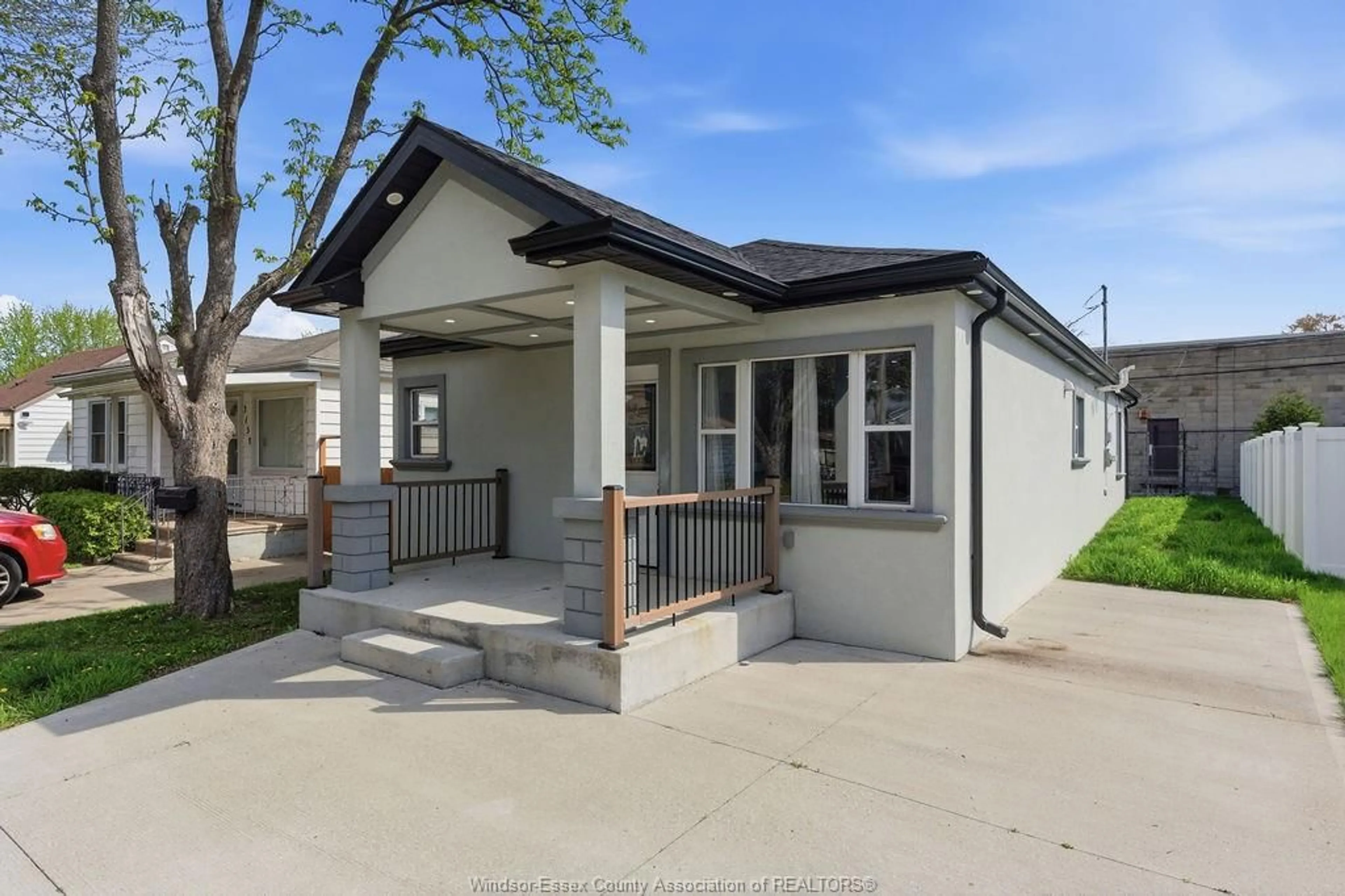 Home with vinyl exterior material, street for 3152 TURNER Rd, Windsor Ontario N8W 3L8