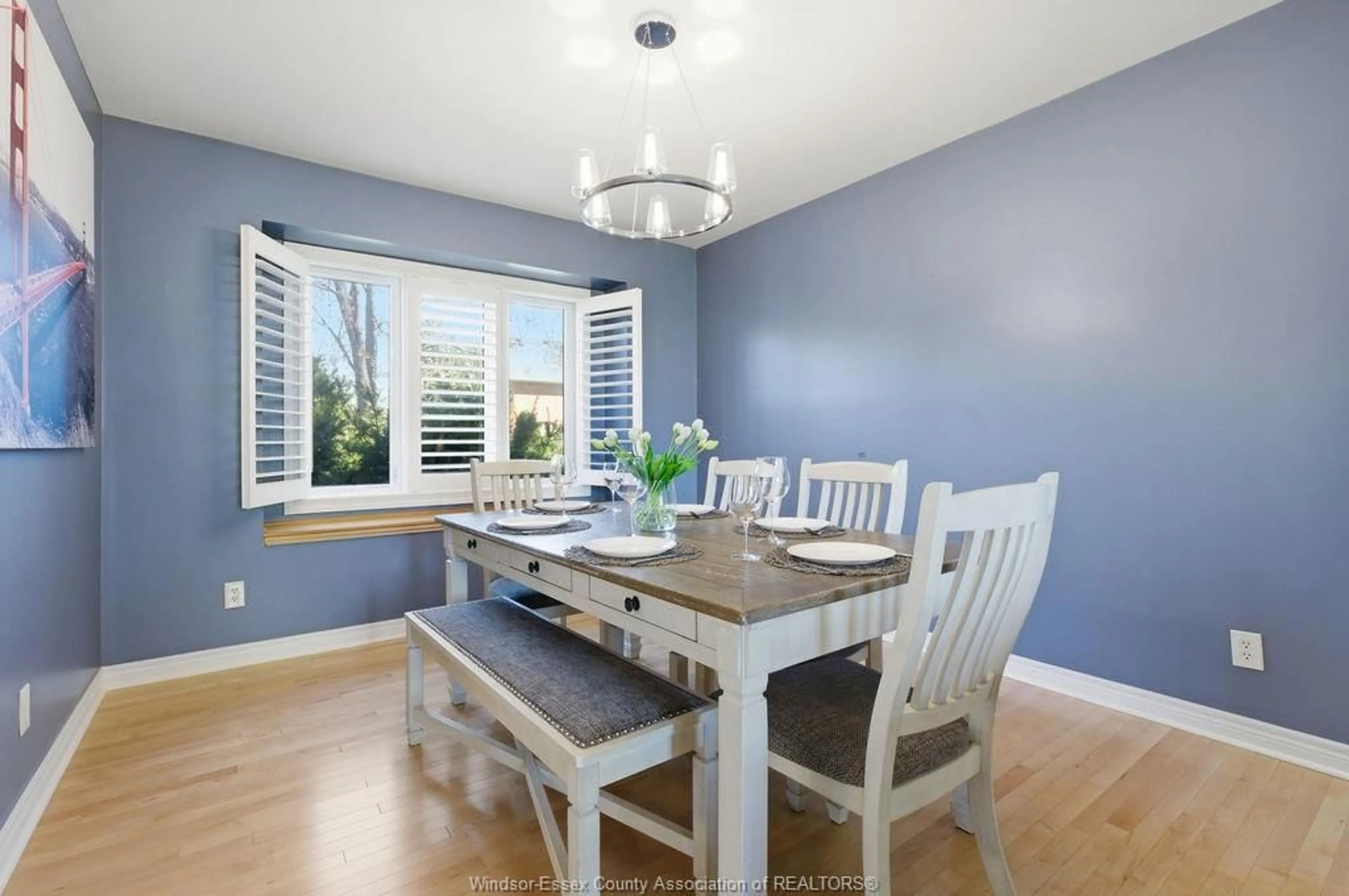 Dining room, wood/laminate floor for 552 OLD TECUMSEH Rd, Lakeshore Ontario N0R 1A0