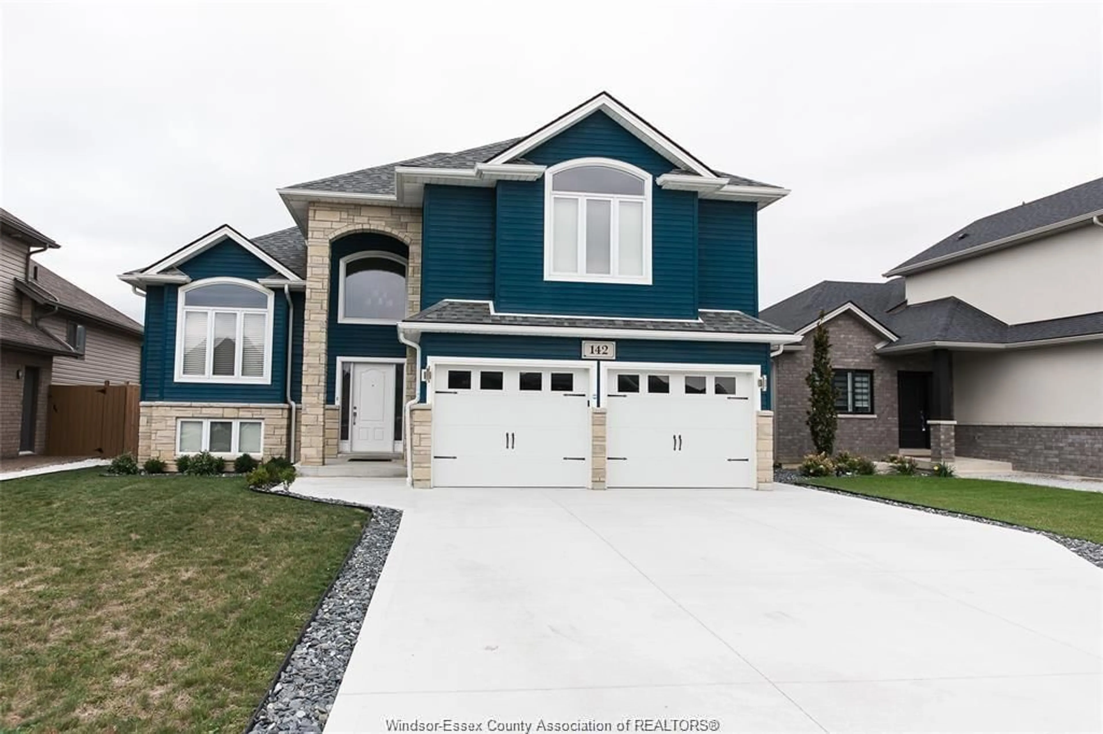 Home with vinyl exterior material, street for 142 SUMMER St, Belle River Ontario N0R 1A0