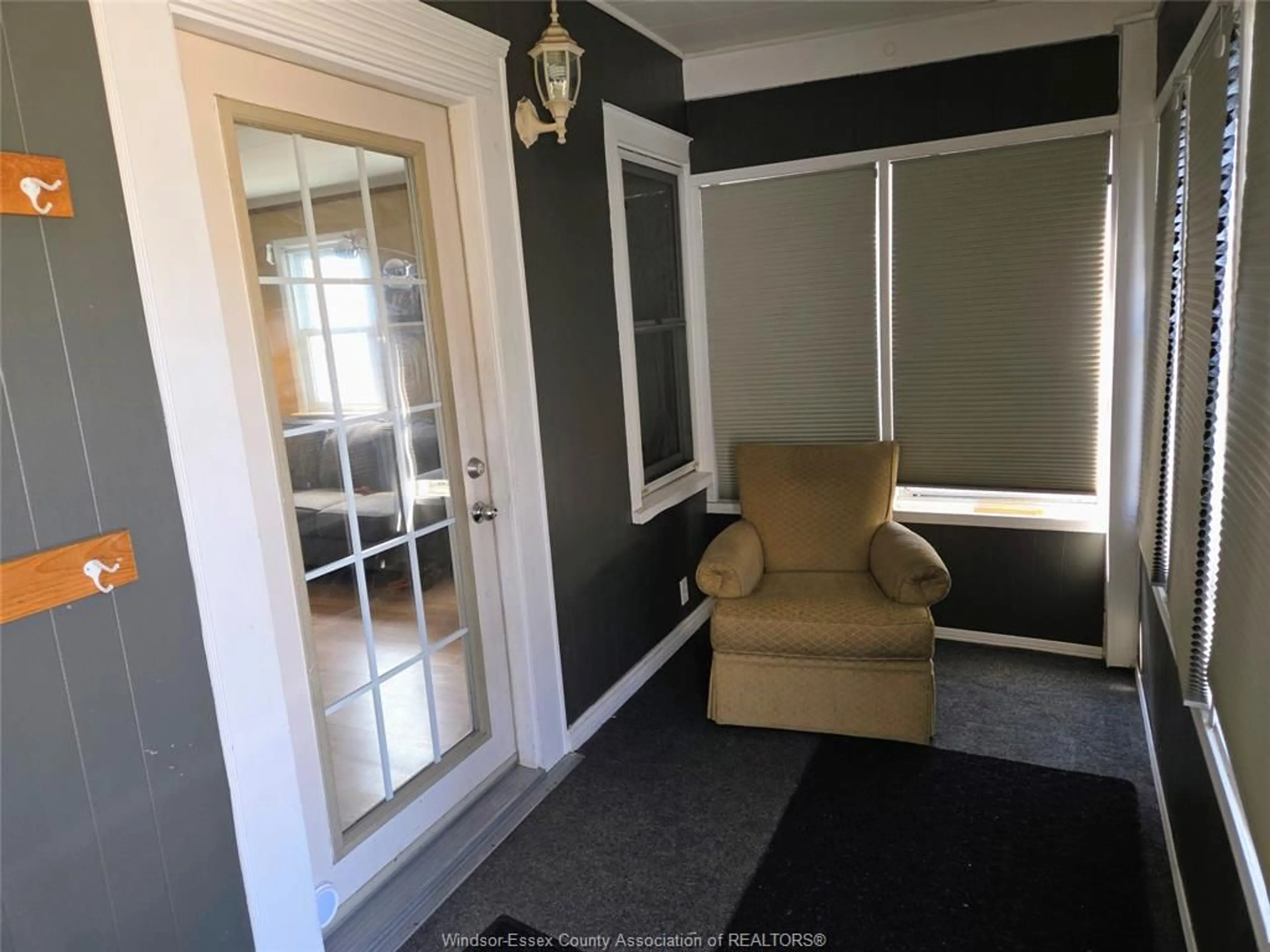 Unknown for 663 HILDEGARDE St, Windsor Ontario N8X 2Z7