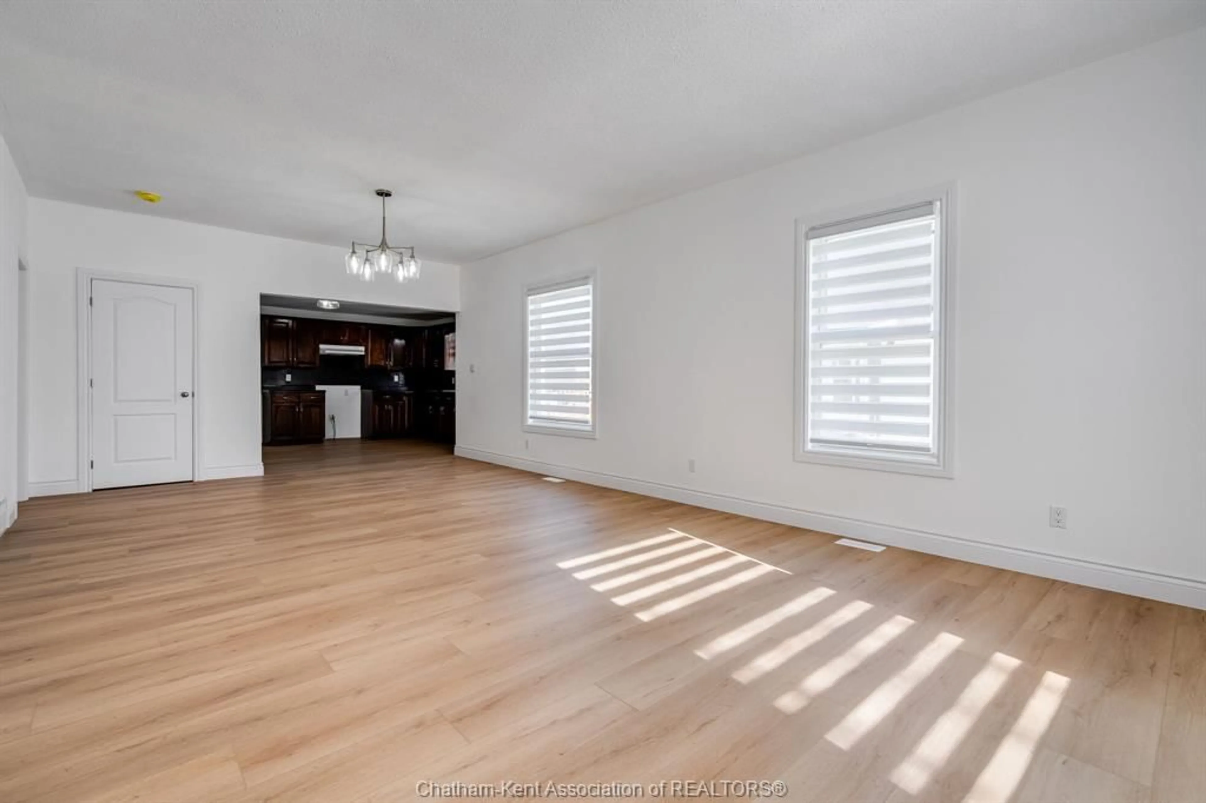 A pic of a room for 35 Chestnut St, Leamington Ontario N8H 3K4