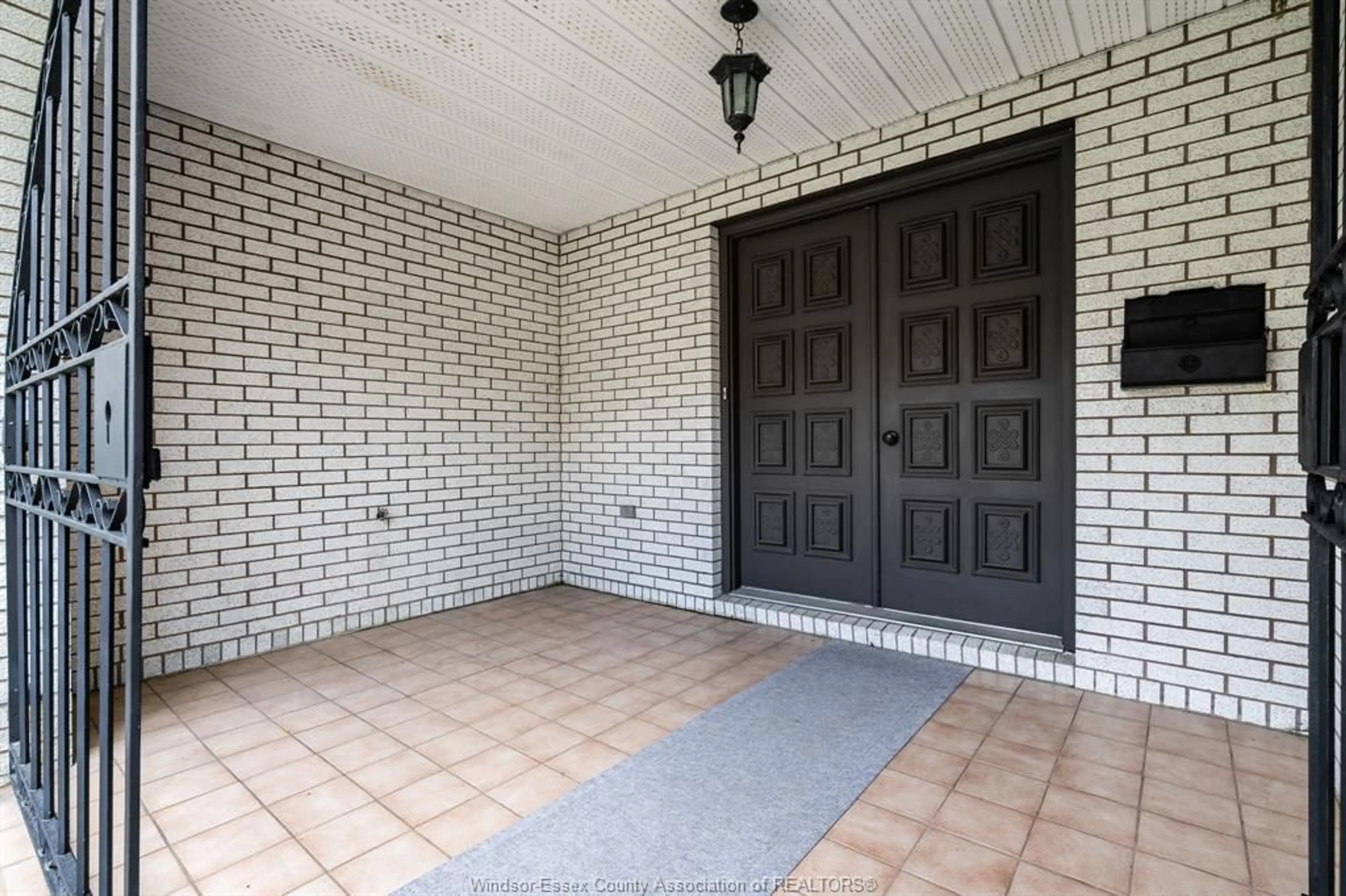 Unknown for 3770 Huntington, Windsor Ontario N9E 3W8