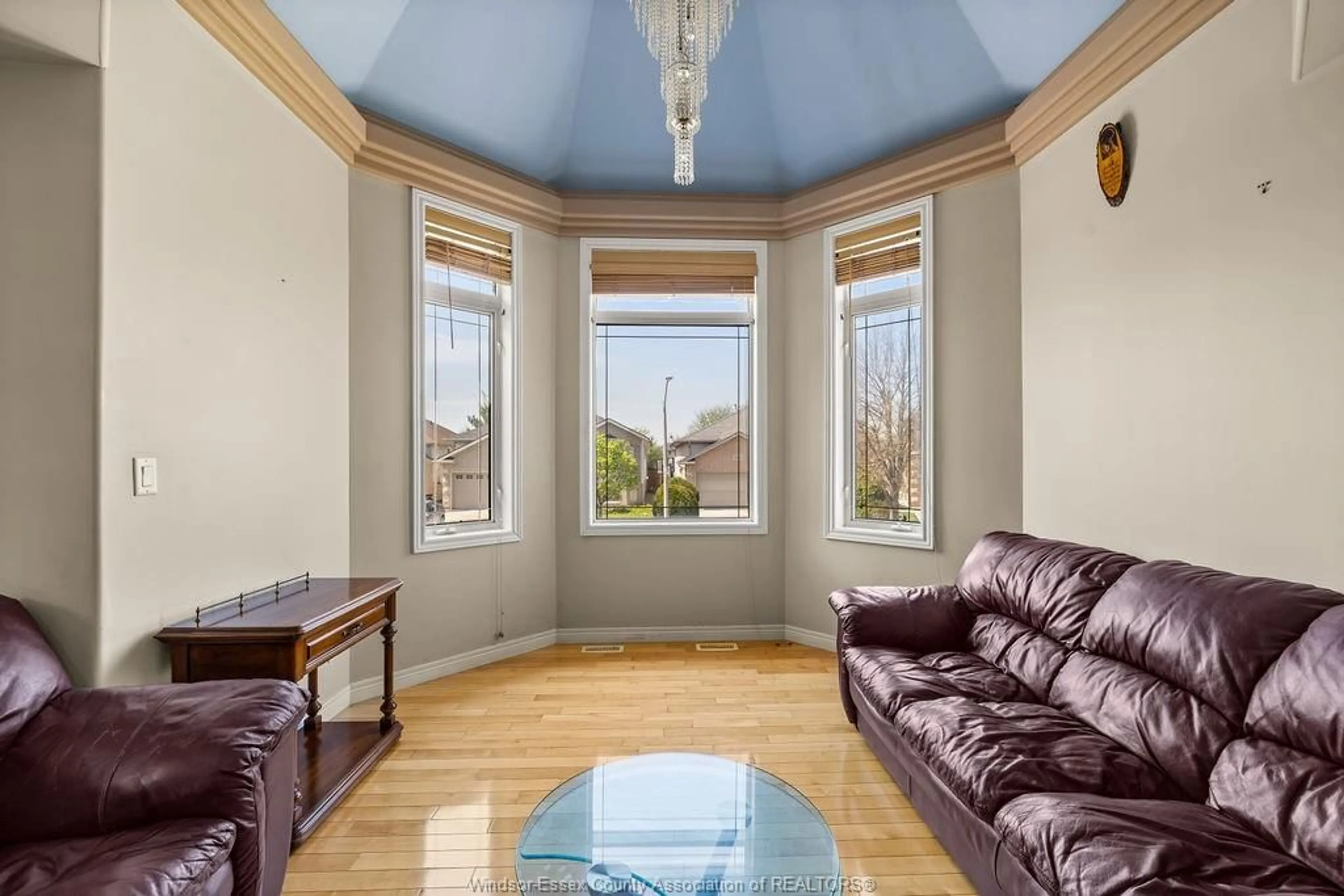 Living room with furniture, unknown for 4620 BUNKER, Windsor Ontario N9G 3A8