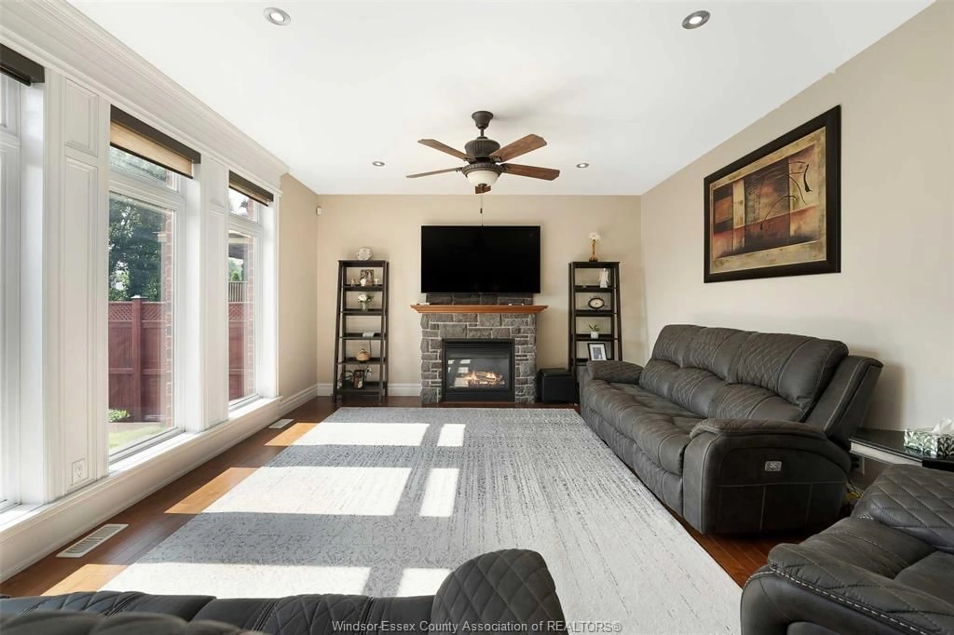 Living room with furniture, unknown for 2257 ASKIN, Windsor Ontario N9B 3Y4