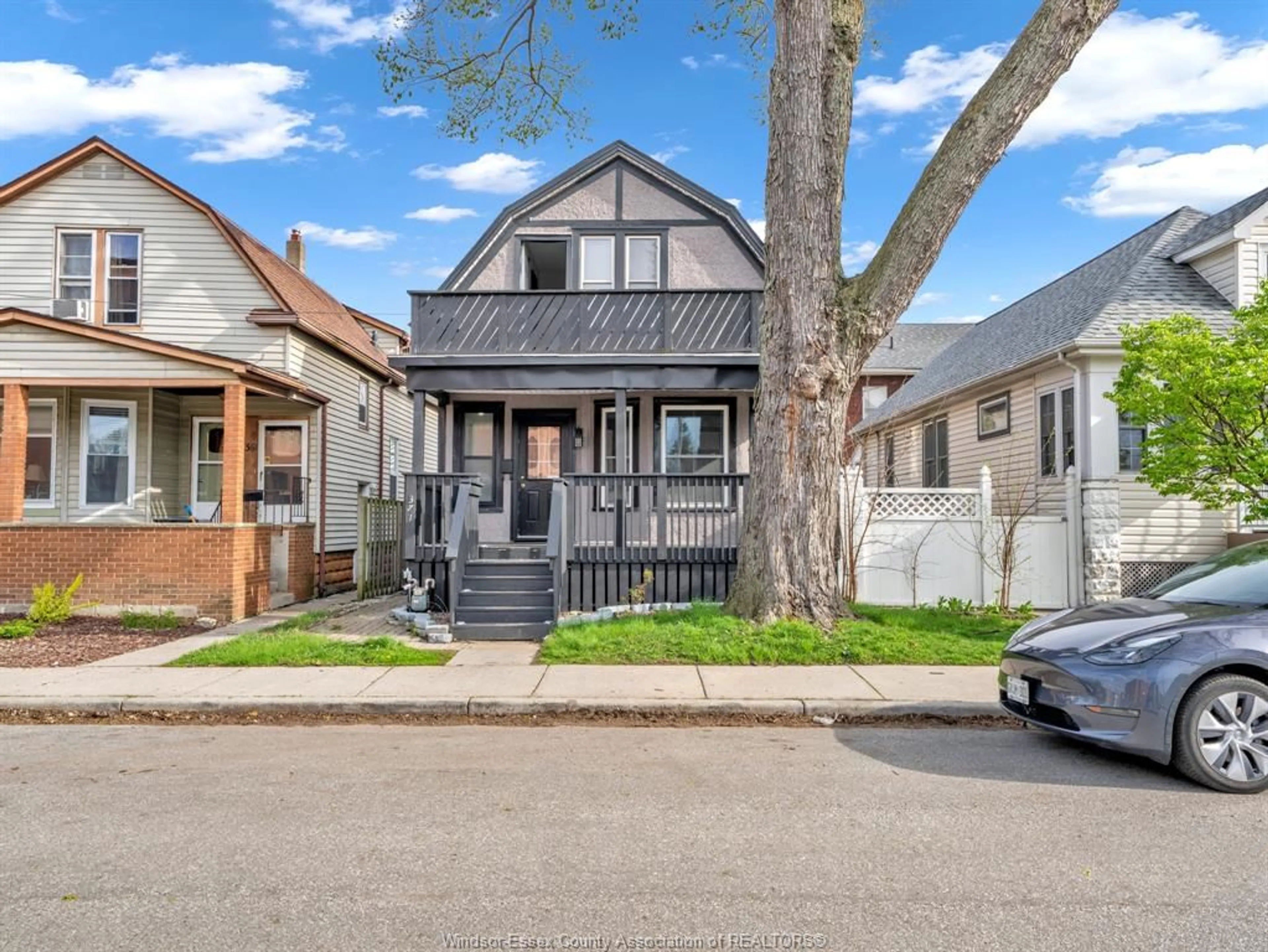 Unknown for 371 NEWBURY St, Windsor Ontario N9A 6A1