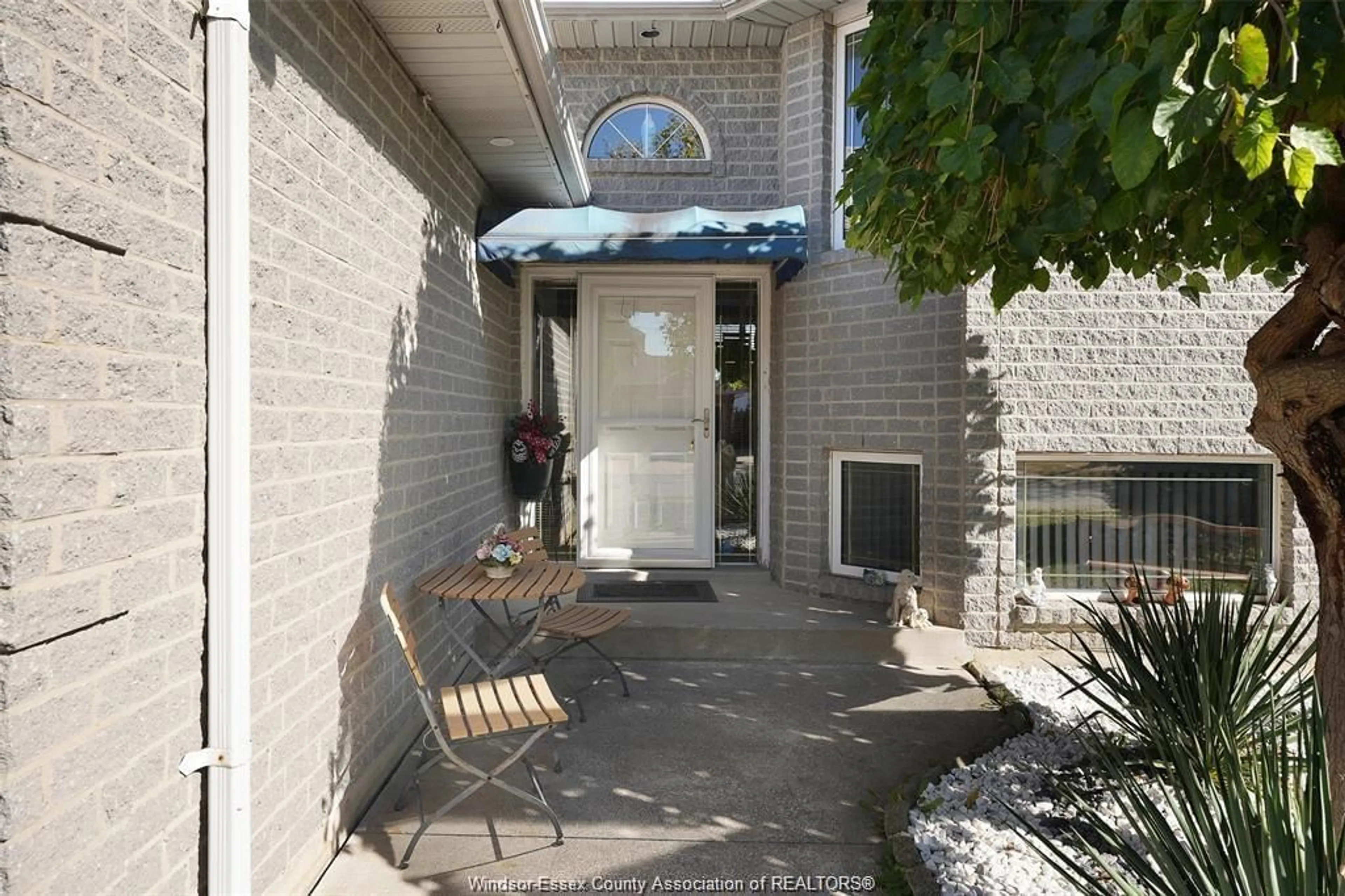 Patio, street for 1454 CLOVER Ave, Windsor Ontario N8P 1R2