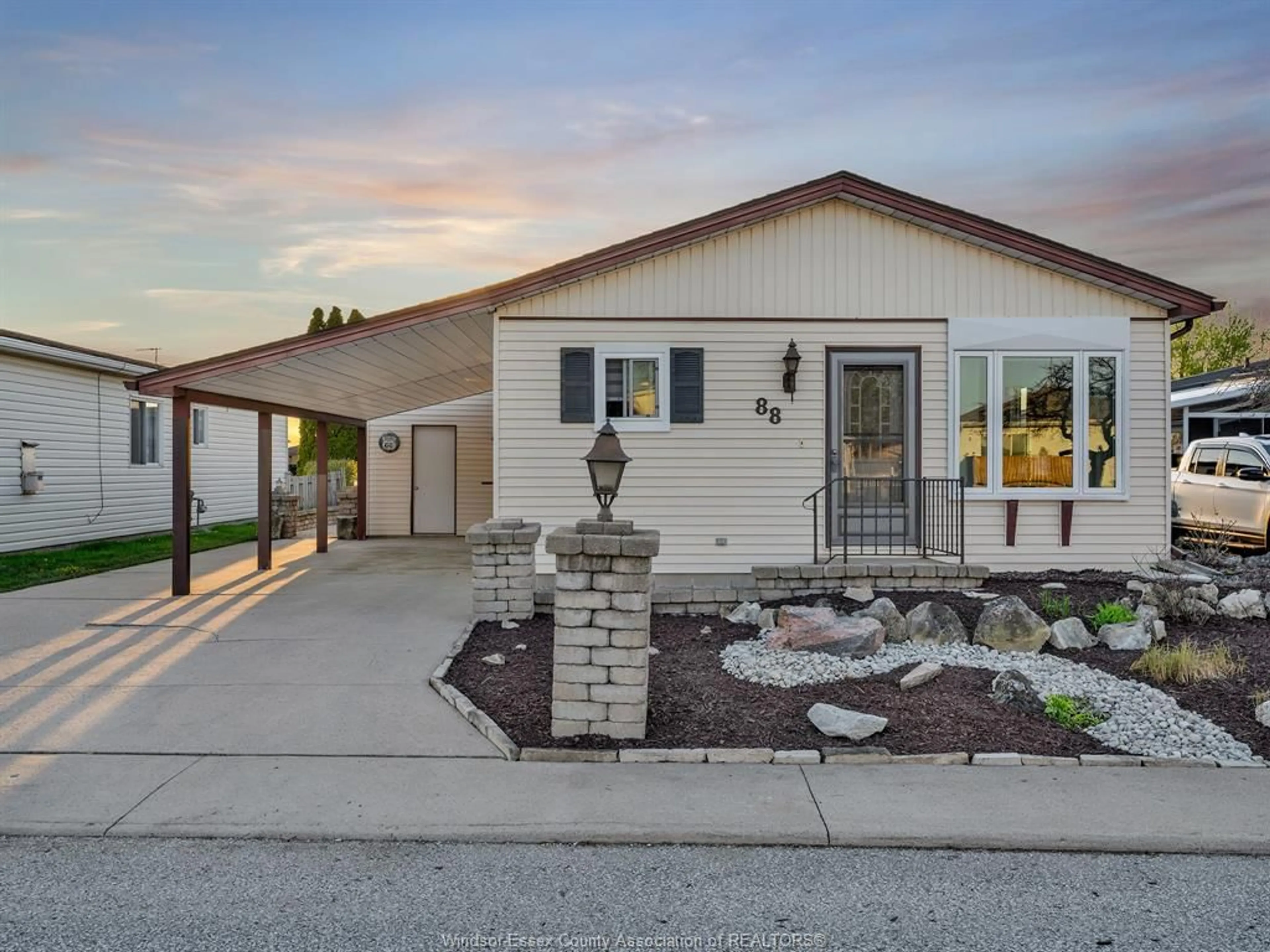 Home with vinyl exterior material, street for 88 PARKSIDE, McGregor Ontario N0R 1J0