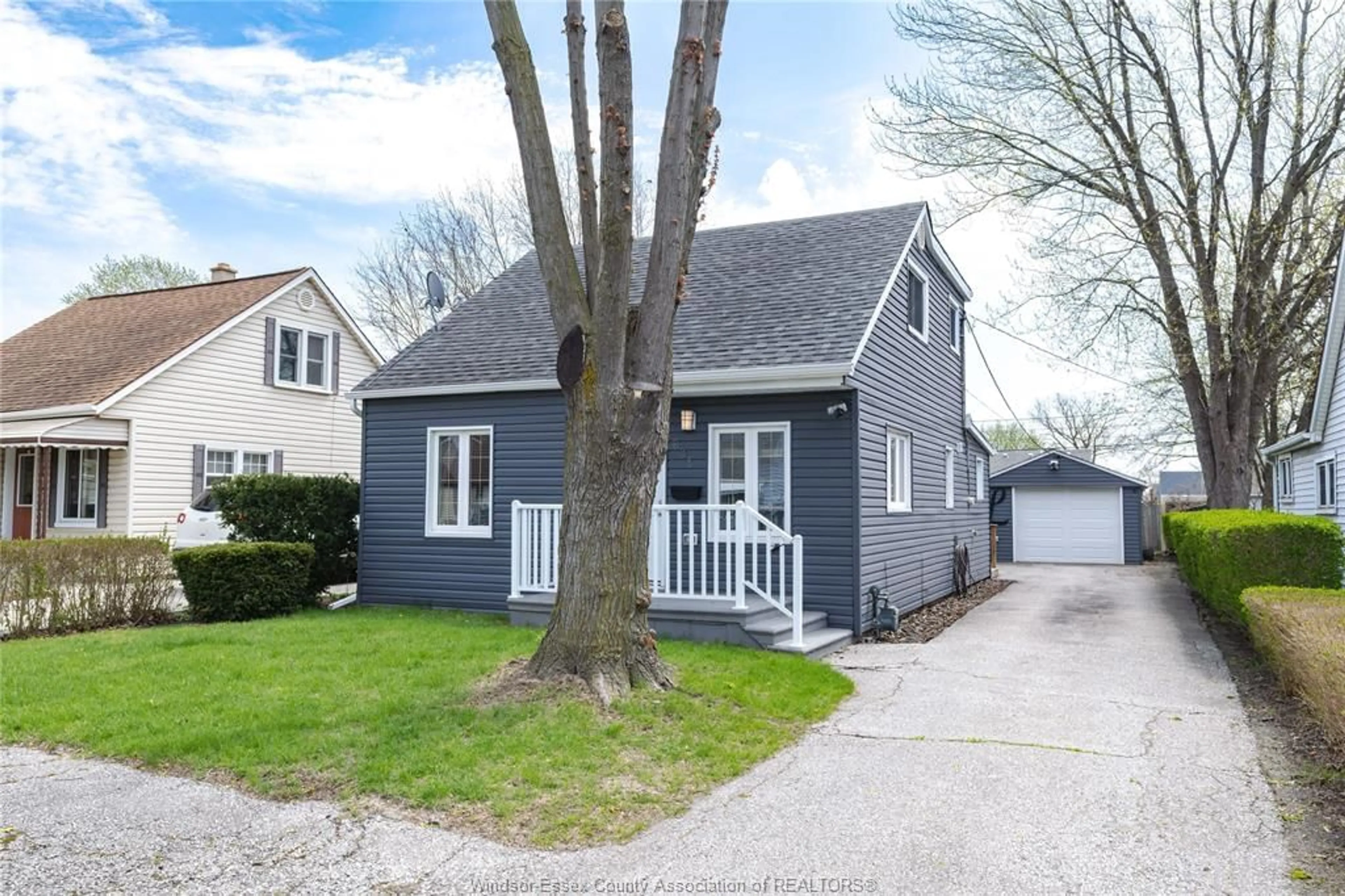 Home with vinyl exterior material, street for 635 VANIER, Windsor Ontario N8X 3E4