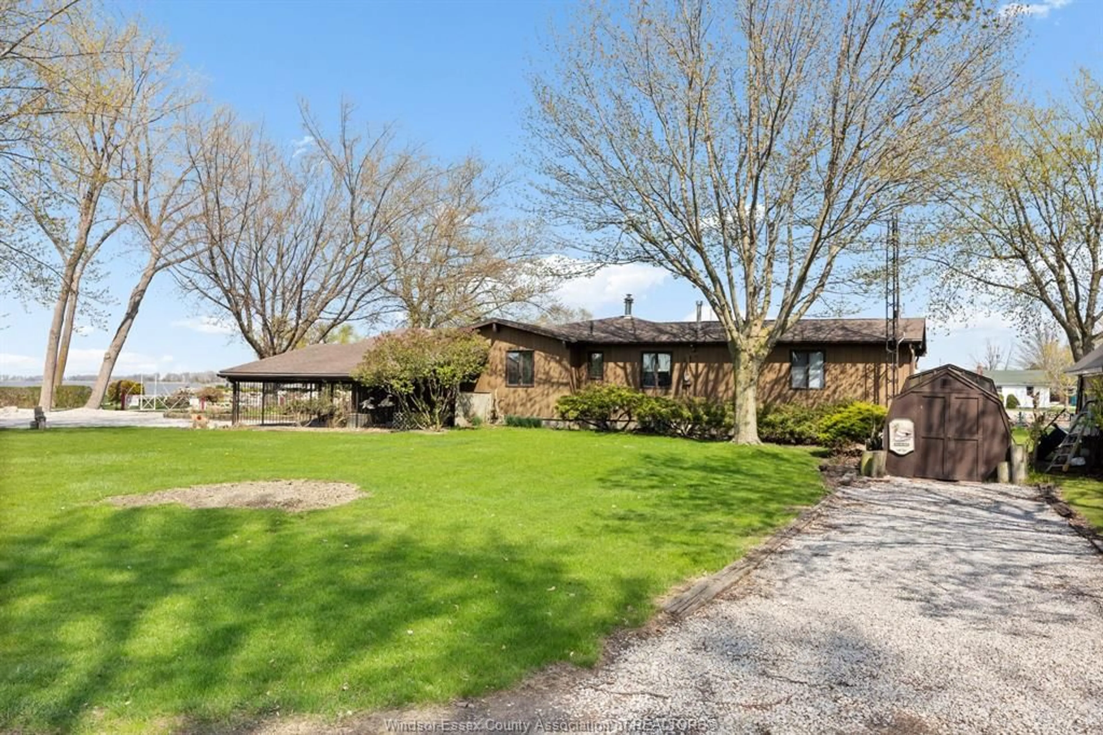 A pic from outside/outdoor area/front of a property/back of a property/a pic from drone, unknown for 110 CANAL, Lighthouse Cove Ontario N0P 2L0