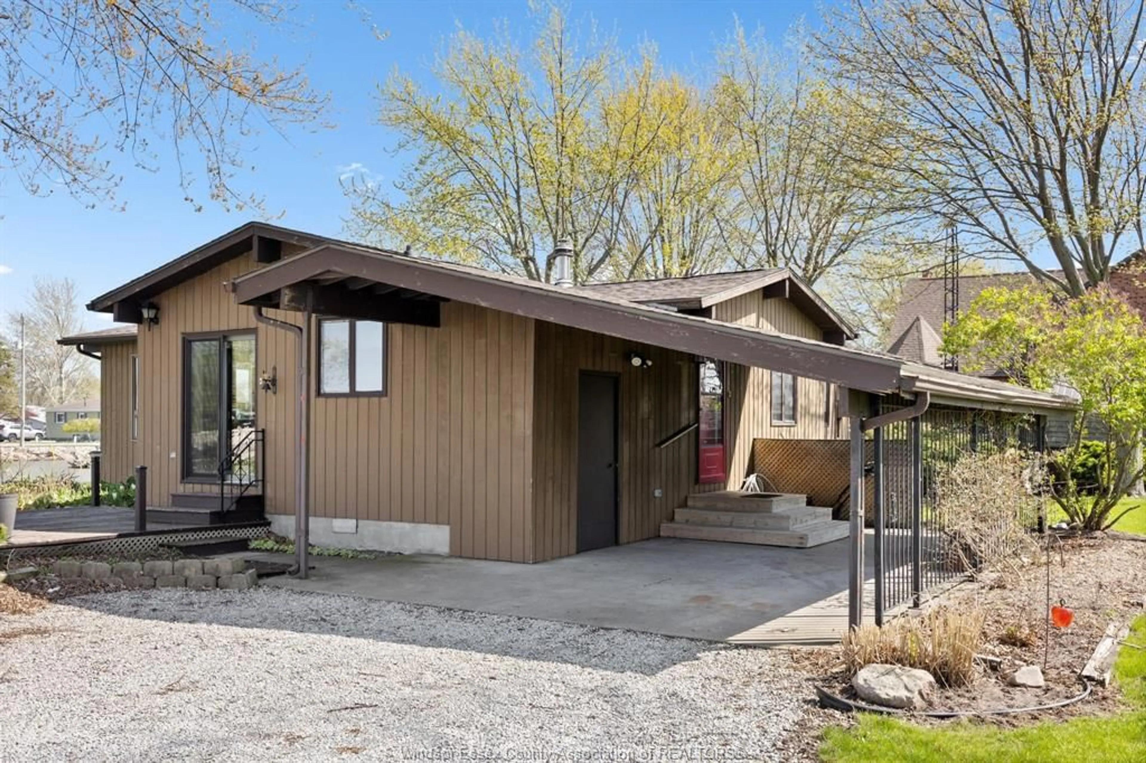 Unknown for 110 CANAL, Lighthouse Cove Ontario N0P 2L0