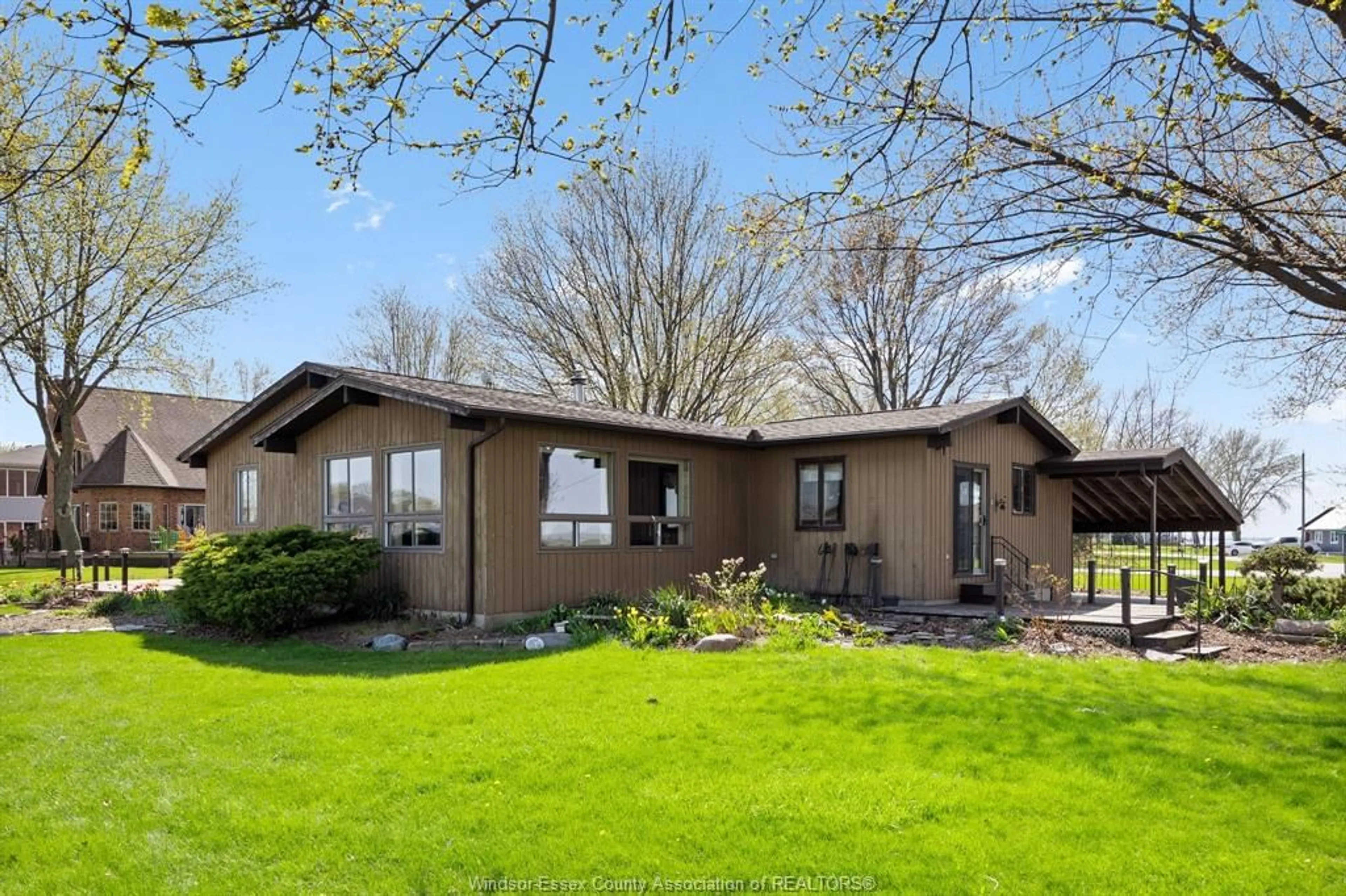 Unknown for 110 CANAL, Lighthouse Cove Ontario N0P 2L0