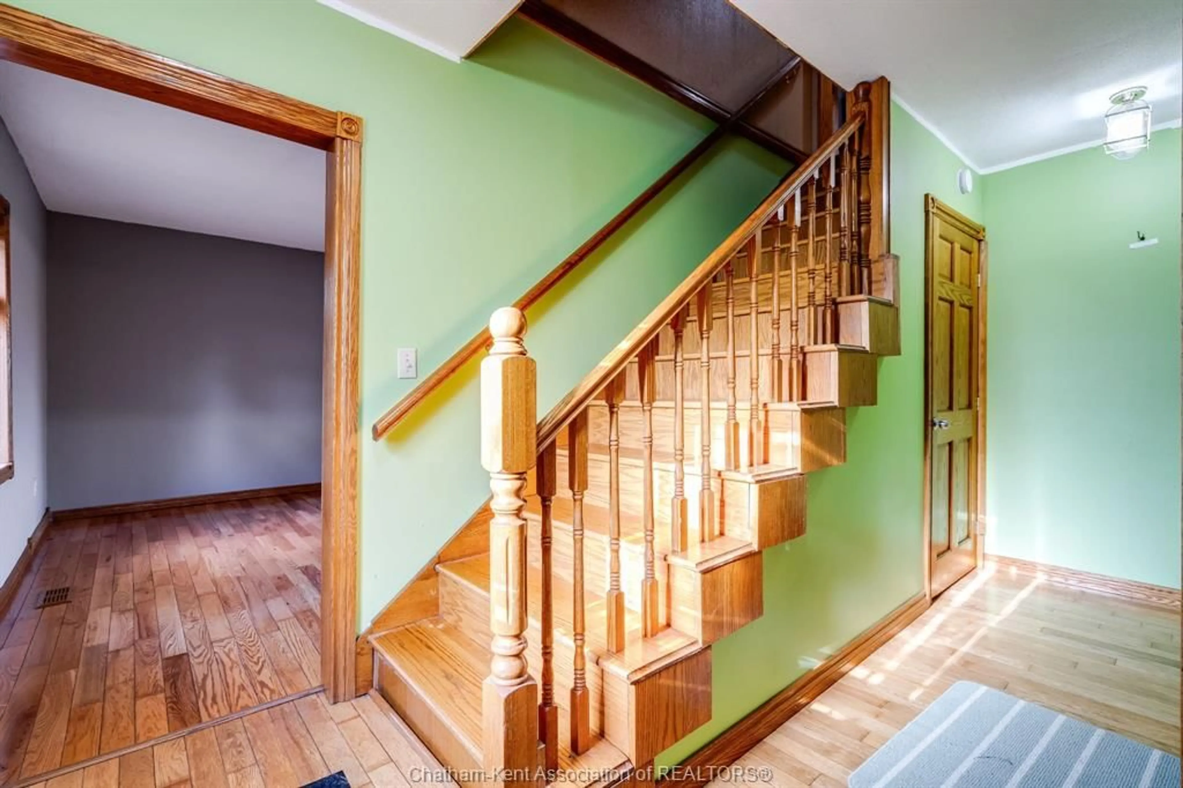 Stairs for 6527 Main St, Comber Ontario N0P 1J0