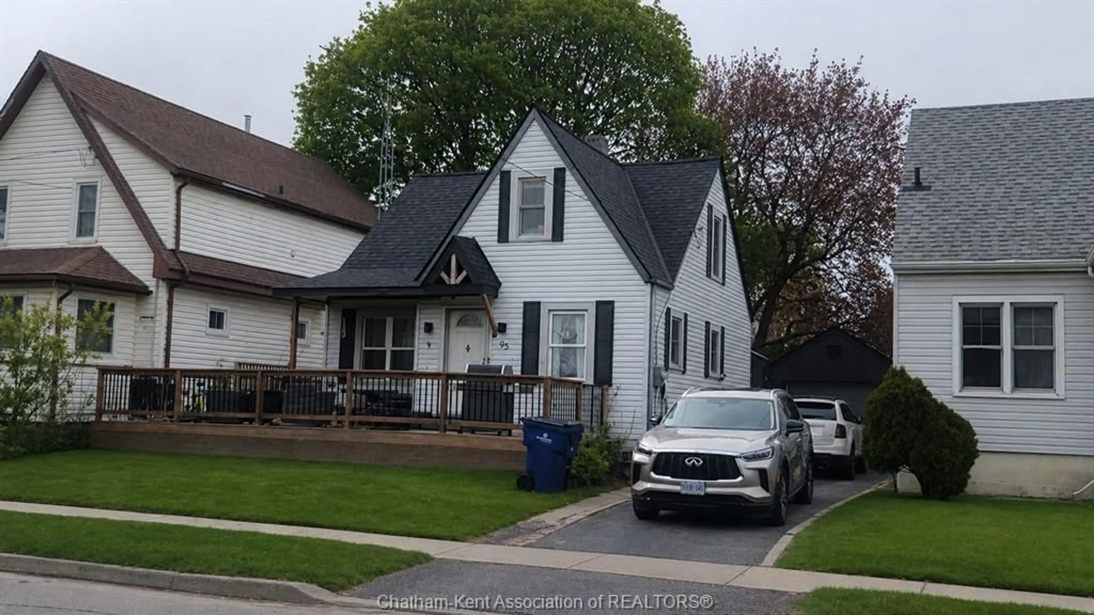 Home with vinyl exterior material, street for 95 Poplar St, Chatham Ontario N7L 1K2