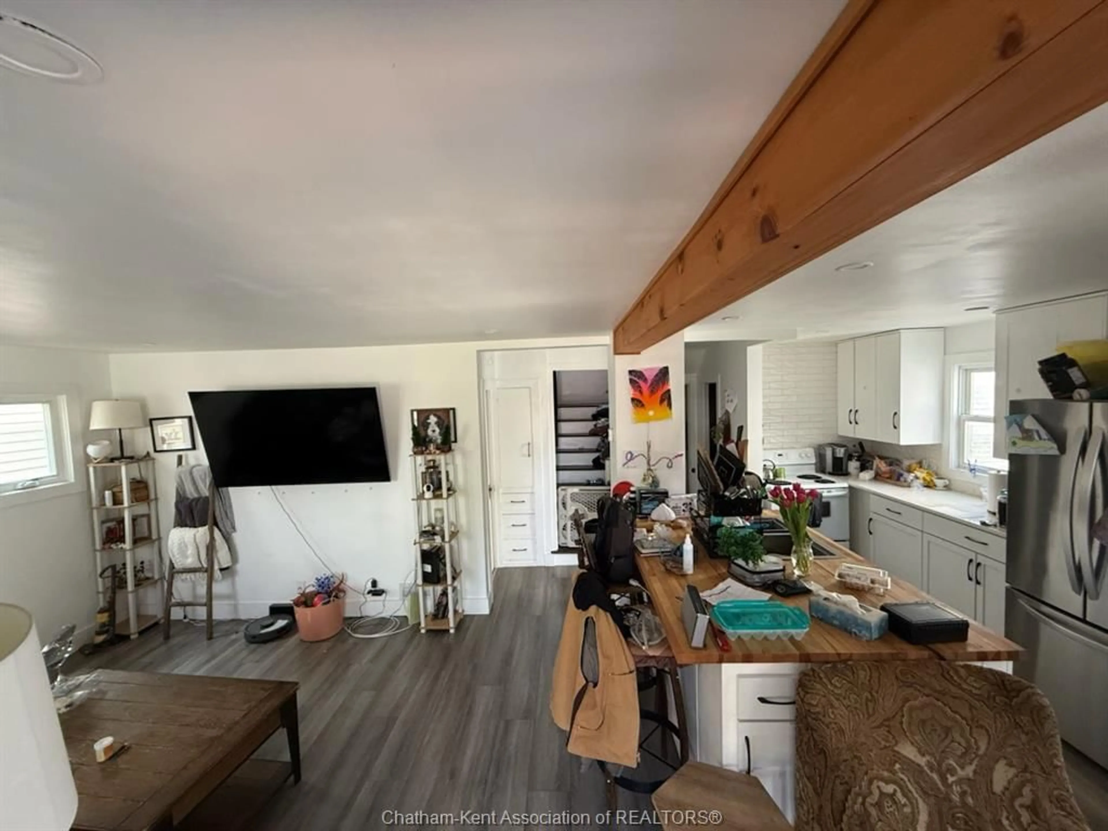 Open concept kitchen, wood/laminate floor for 95 Poplar St, Chatham Ontario N7L 1K2