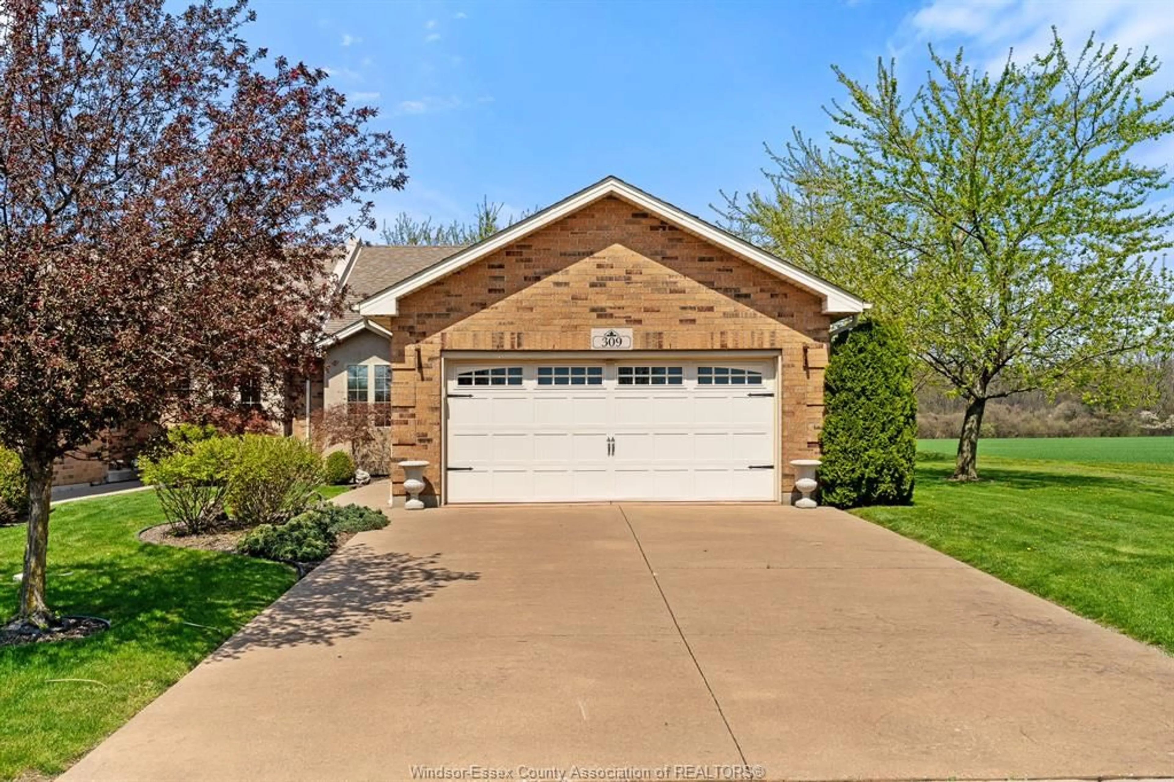 Home with brick exterior material, street for 309 Golfview Dr, Amherstburg Ontario N9V 0A1