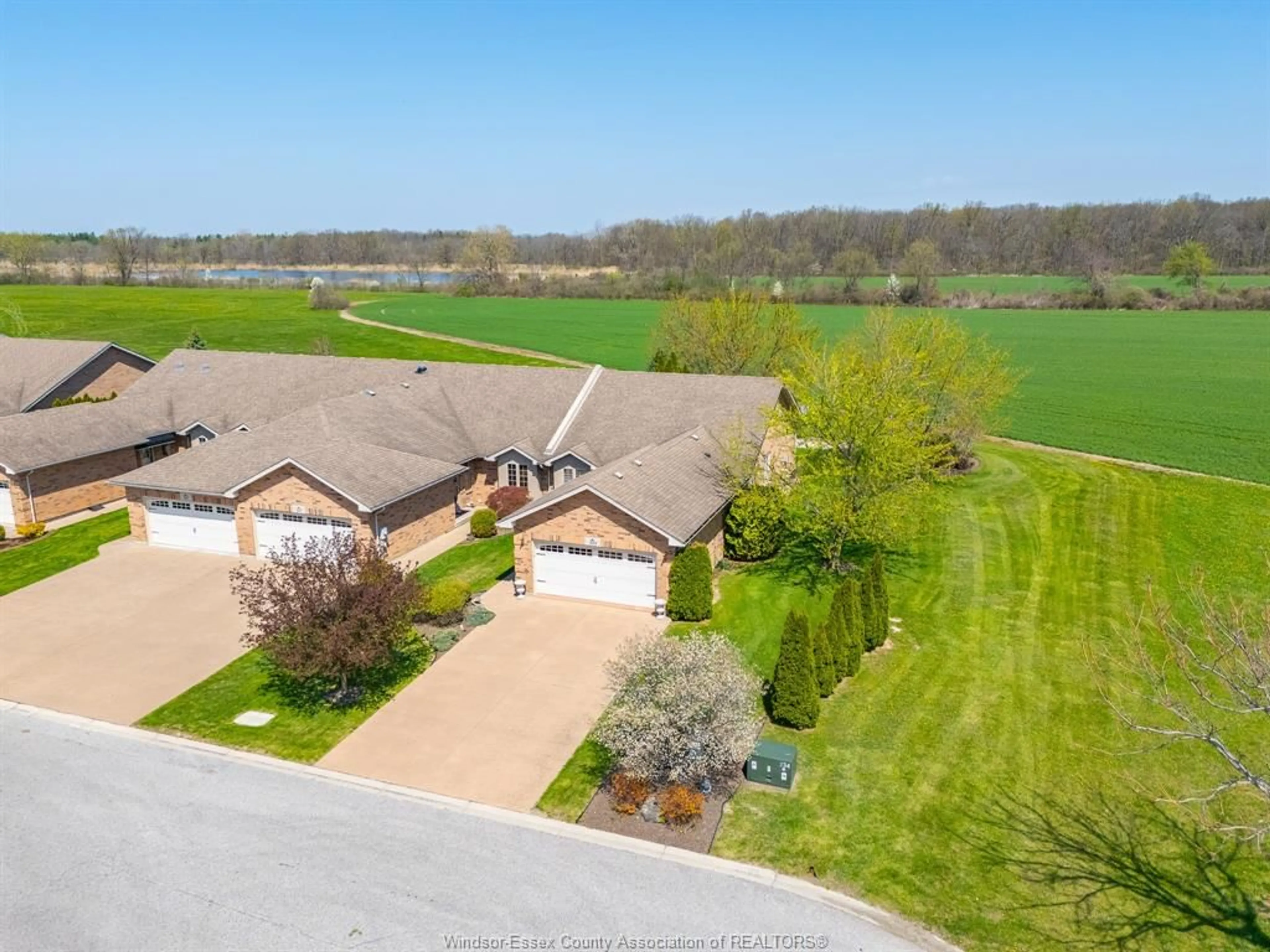 A pic from outside/outdoor area/front of a property/back of a property/a pic from drone, water/lake/river/ocean view for 309 Golfview Dr, Amherstburg Ontario N9V 0A1