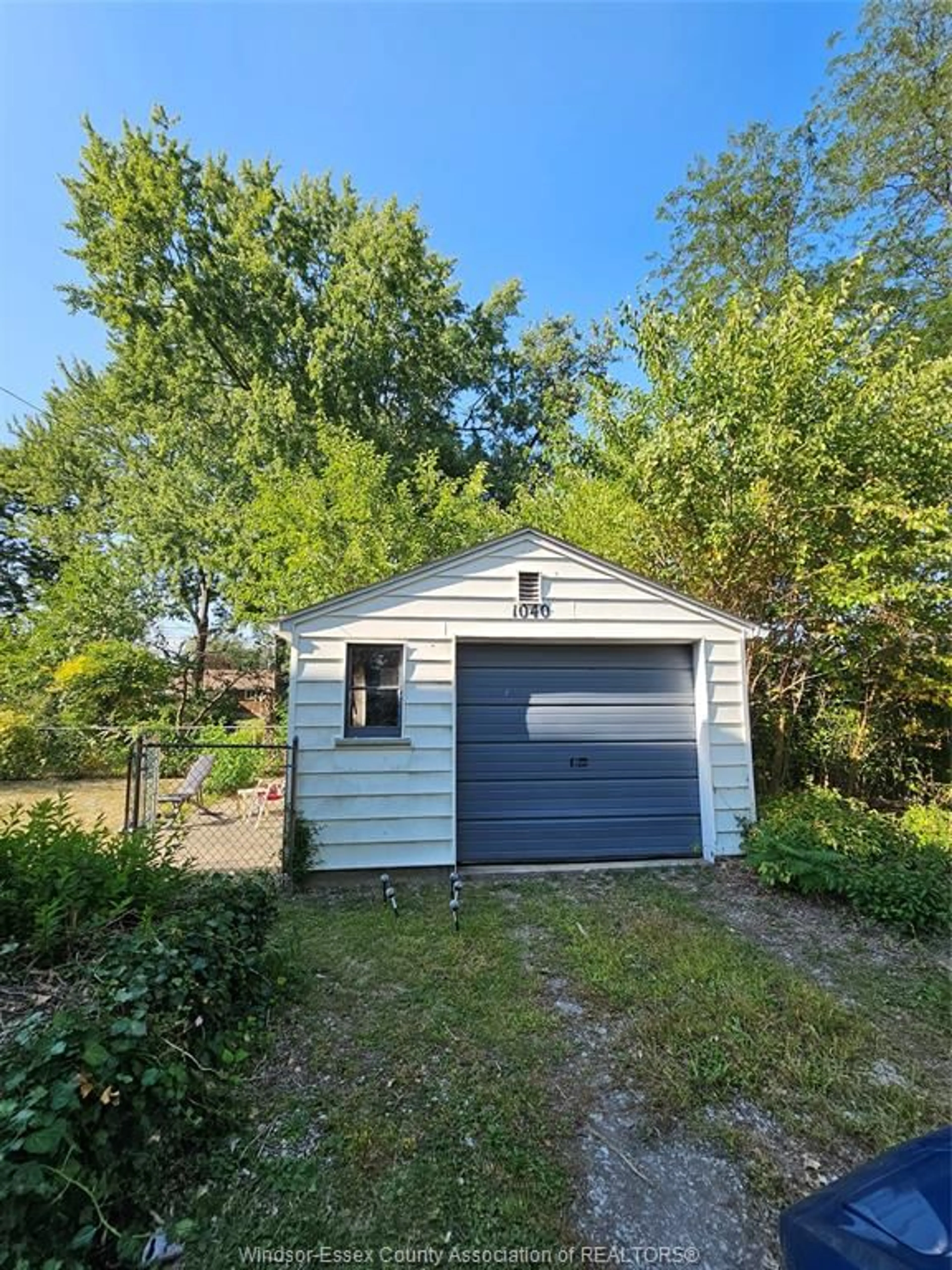Shed for 1040 KENNEDY Dr, Windsor Ontario N9G 1T1