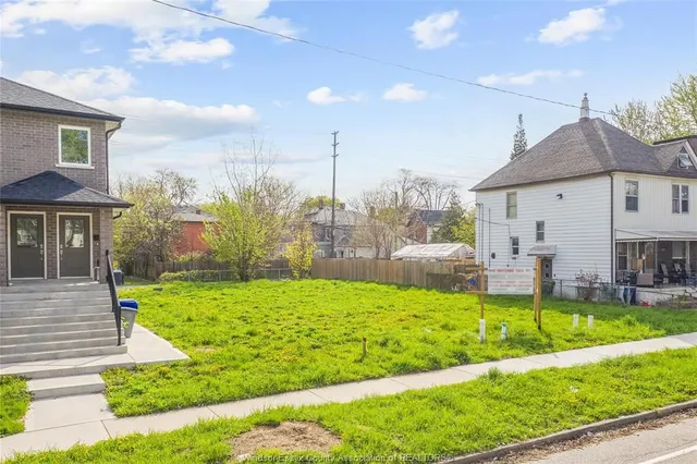 484-488 JANETTE, Windsor 3