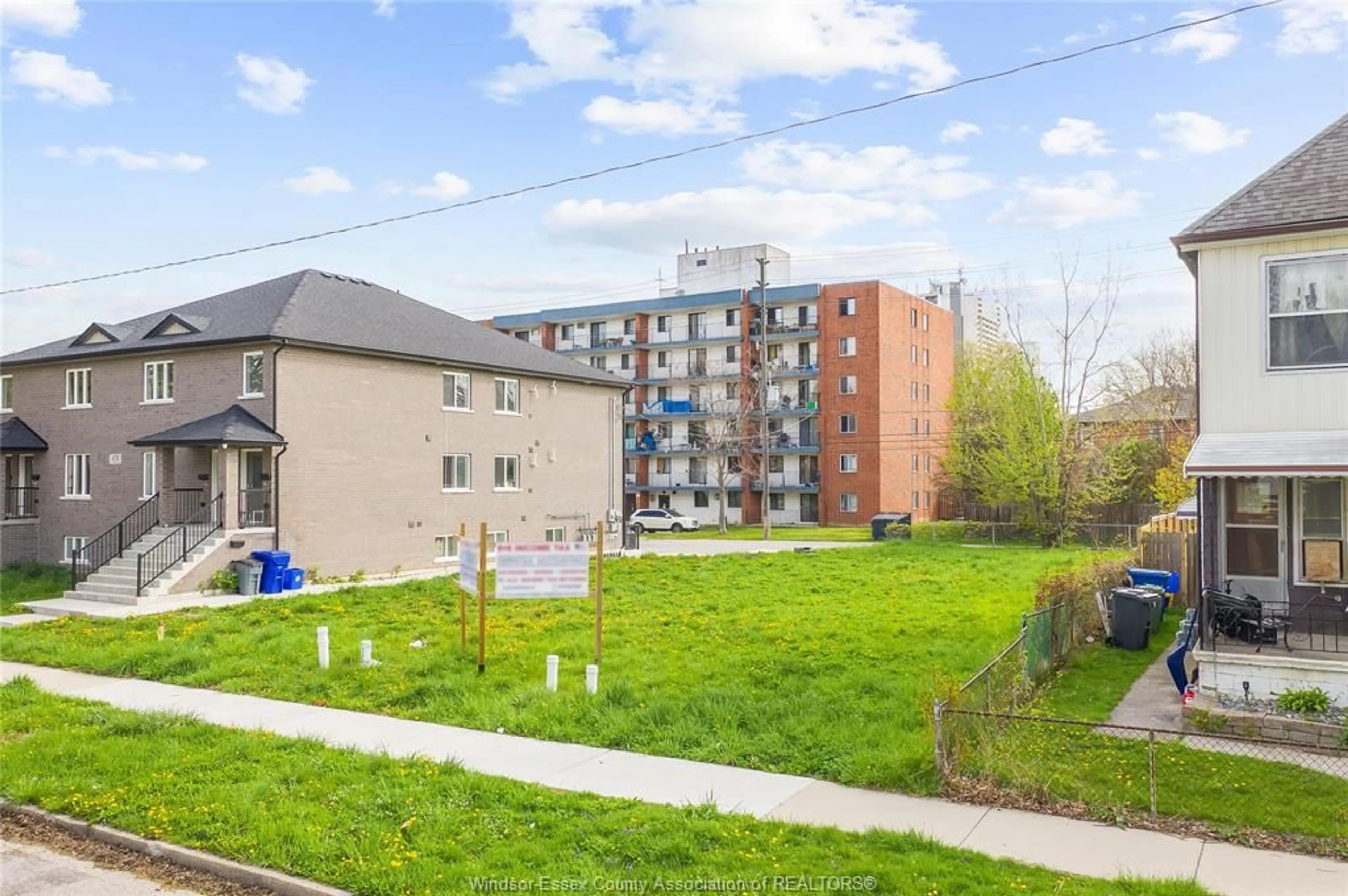 Patio, unknown for 484-488 JANETTE, Windsor Ontario N9A 4Z5