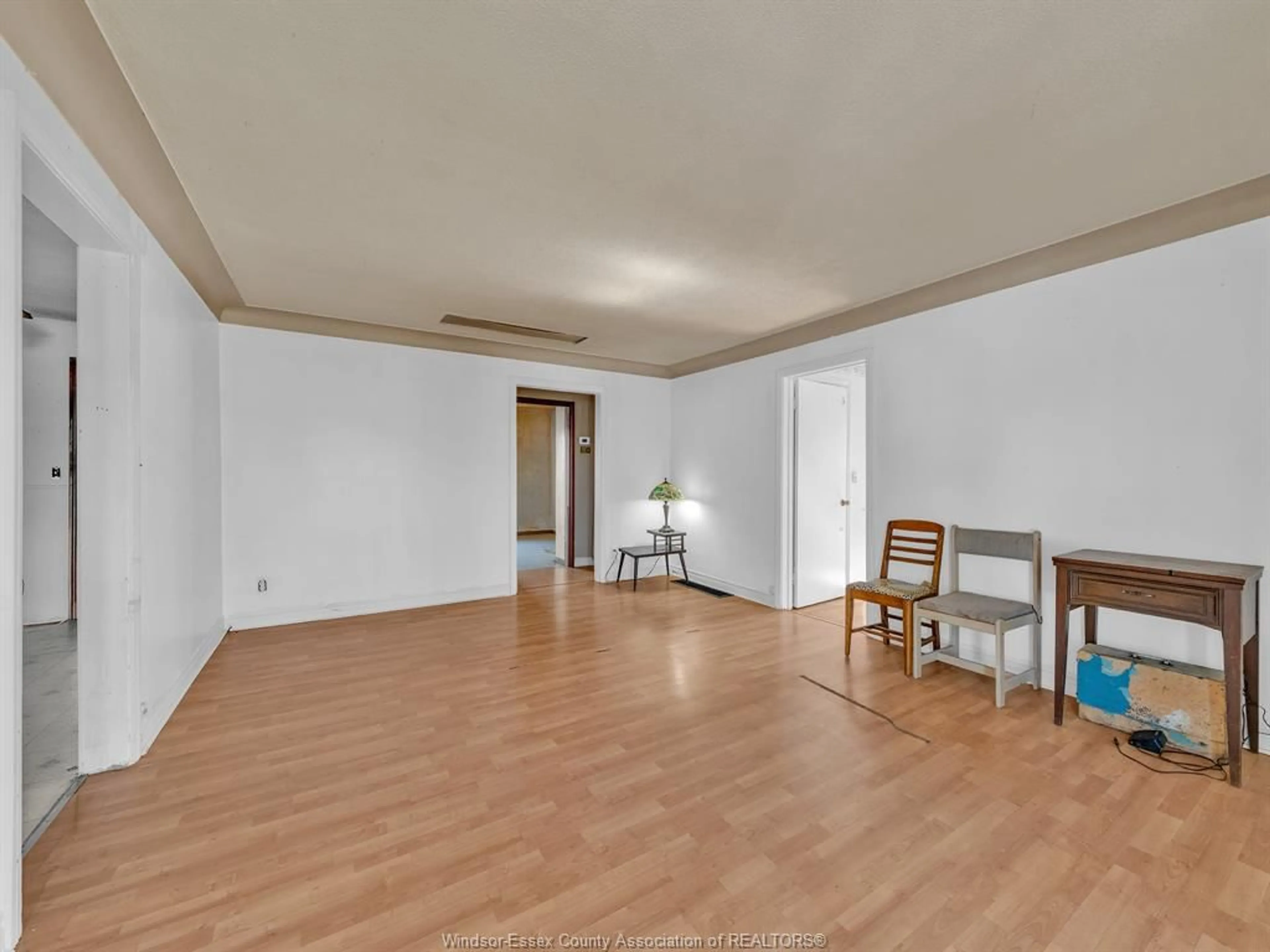 A pic of a room for 271 Maple, LaSalle Ontario N9J 1N9