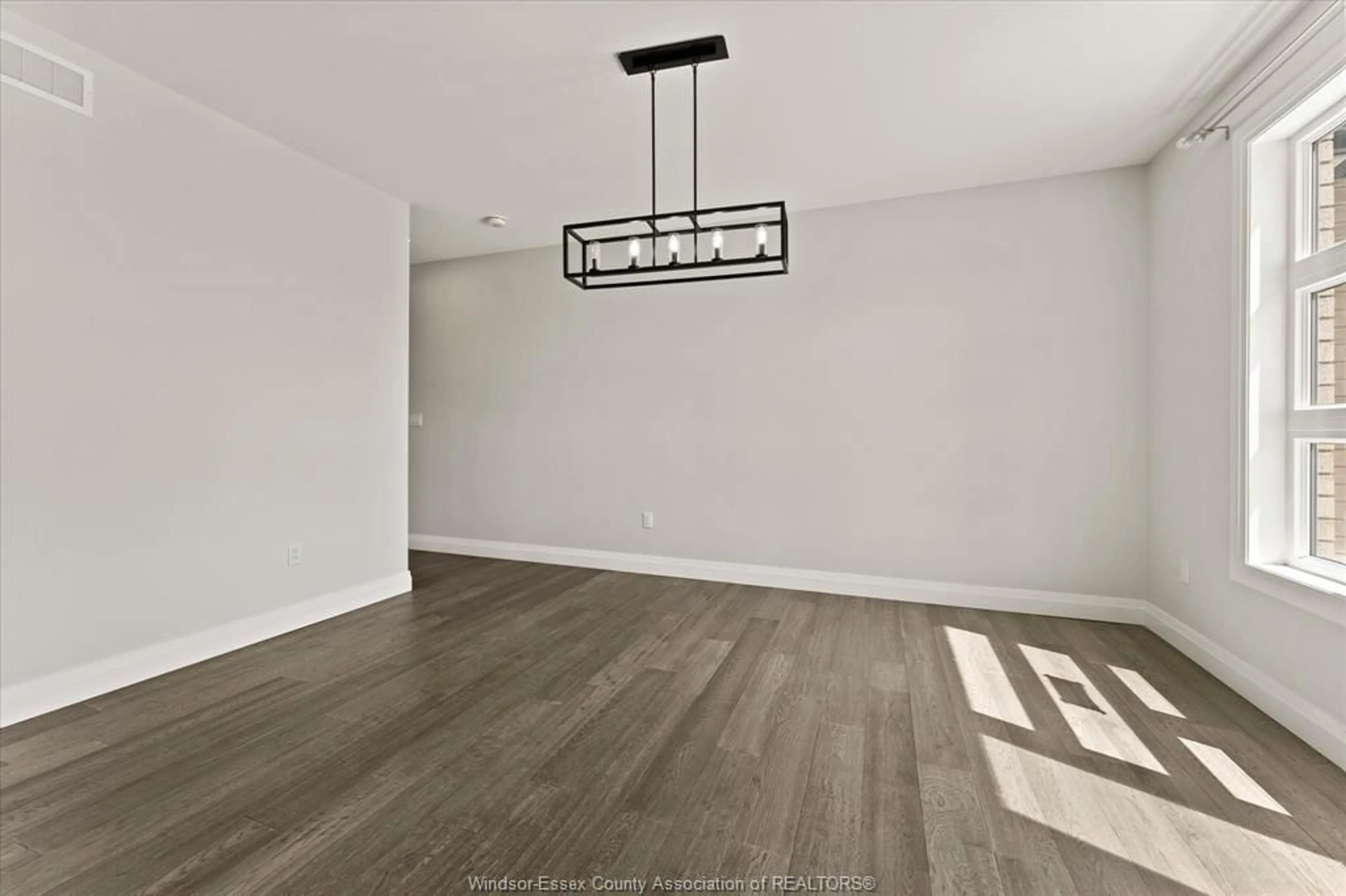 A pic of a room for 22 GREGORY Ave, Kingsville Ontario N9Y 0C8