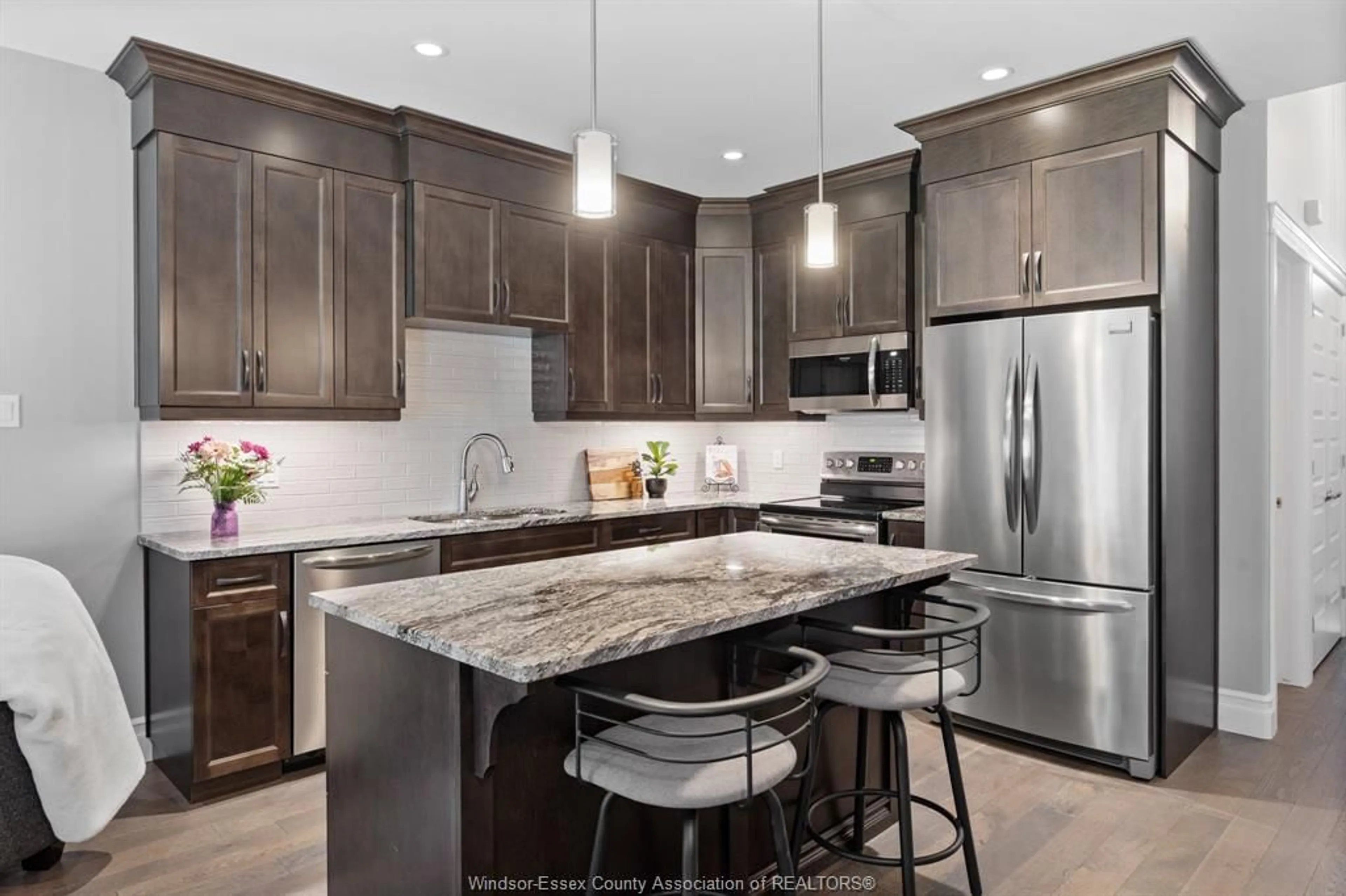 Contemporary kitchen, unknown for 1581 CYPRESS Ave, Windsor Ontario N8P 0C9