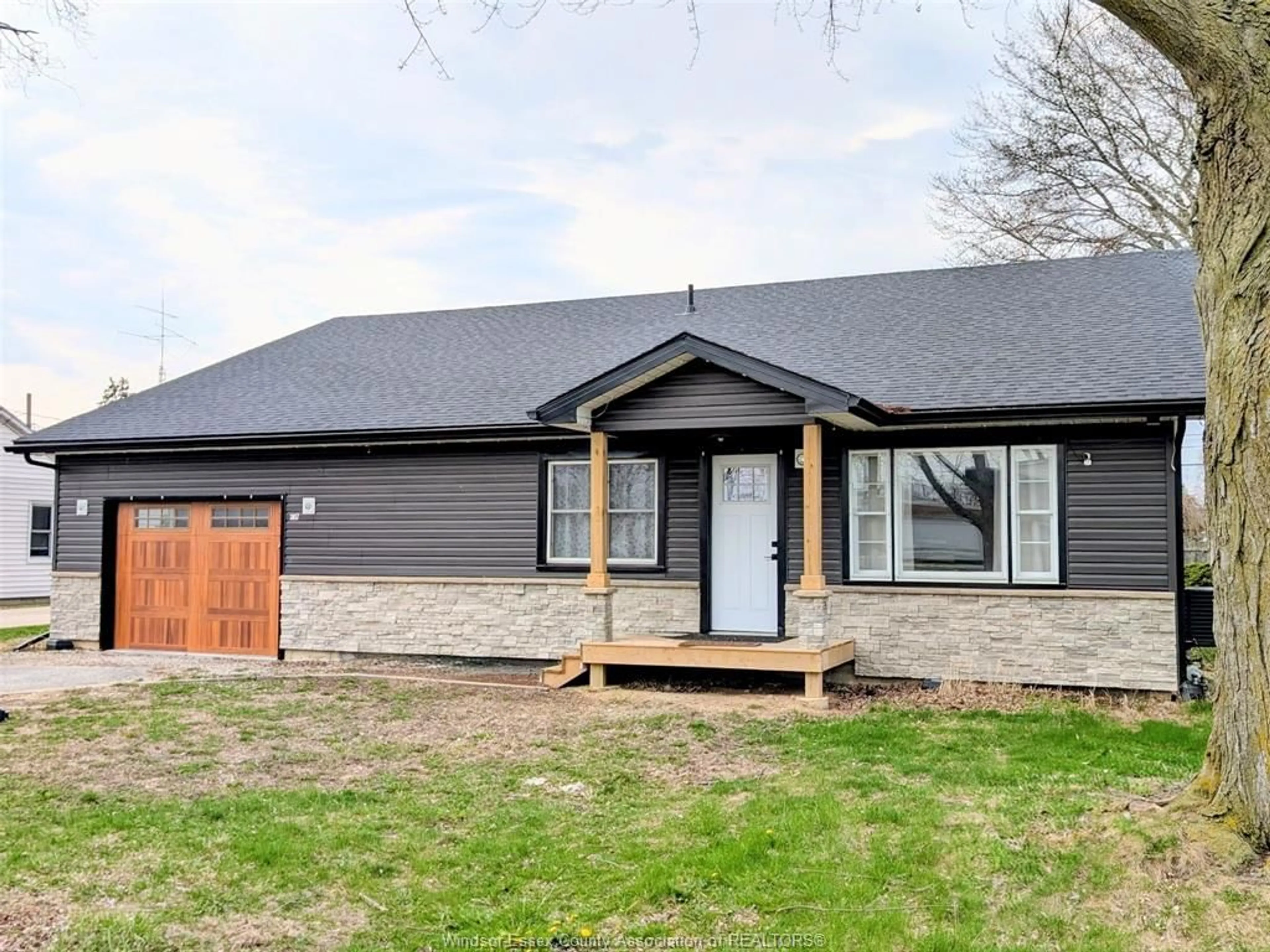 Home with brick exterior material, street for 3617 TURNER Rd, Windsor Ontario N8W 3M9