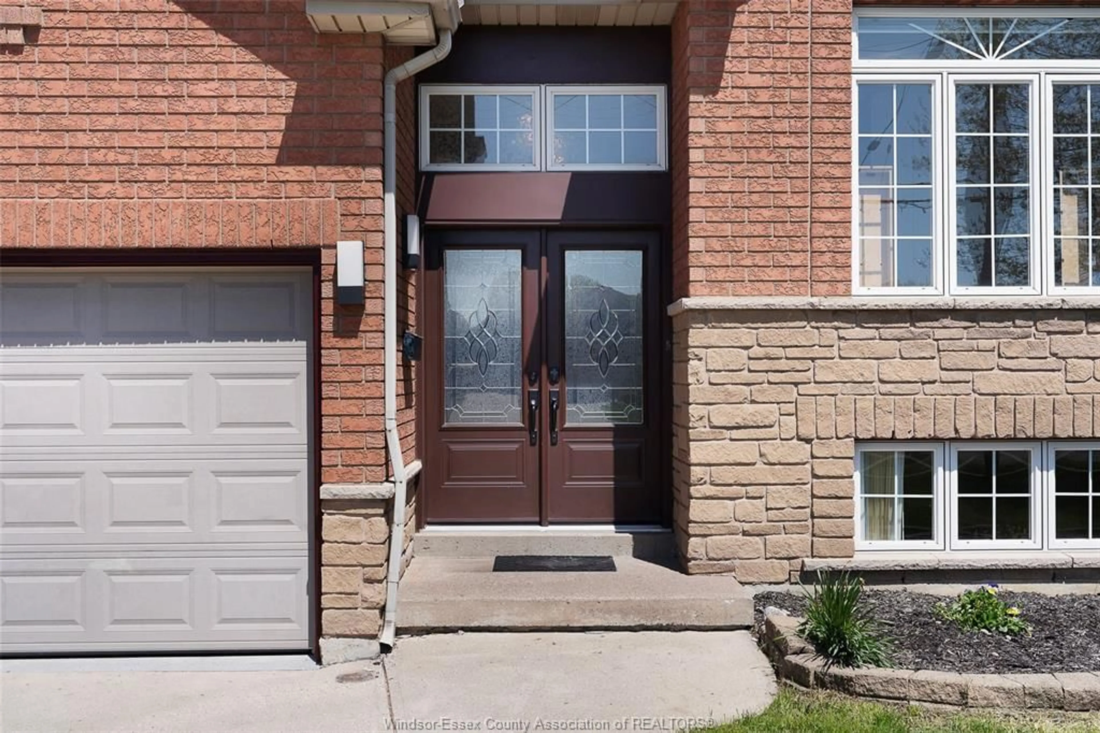 Home with brick exterior material, street for 1024 NORTH TALBOT, Windsor Ontario N9G 2S3