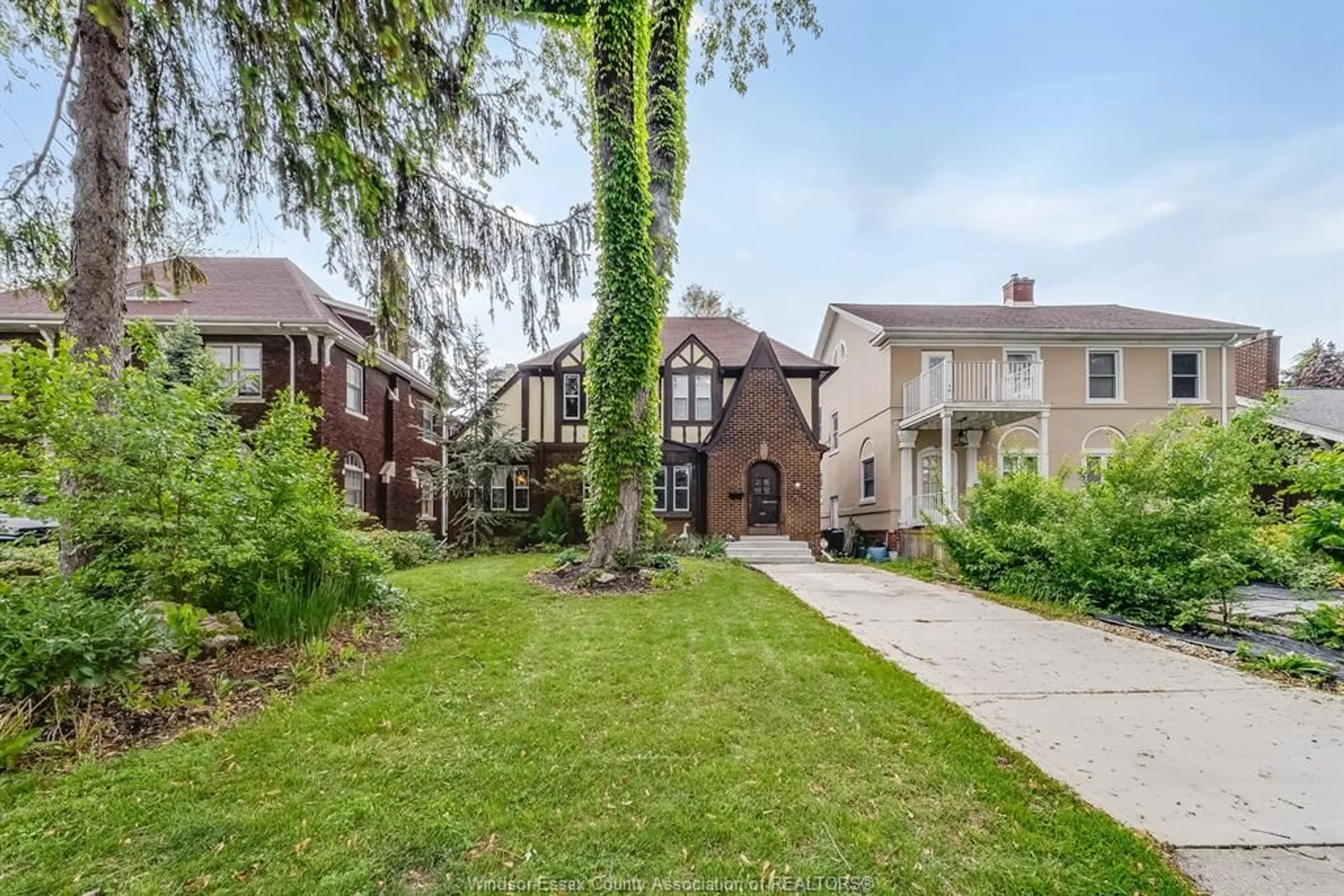 Unknown for 952 VICTORIA Ave, Windsor Ontario N9A 4N4