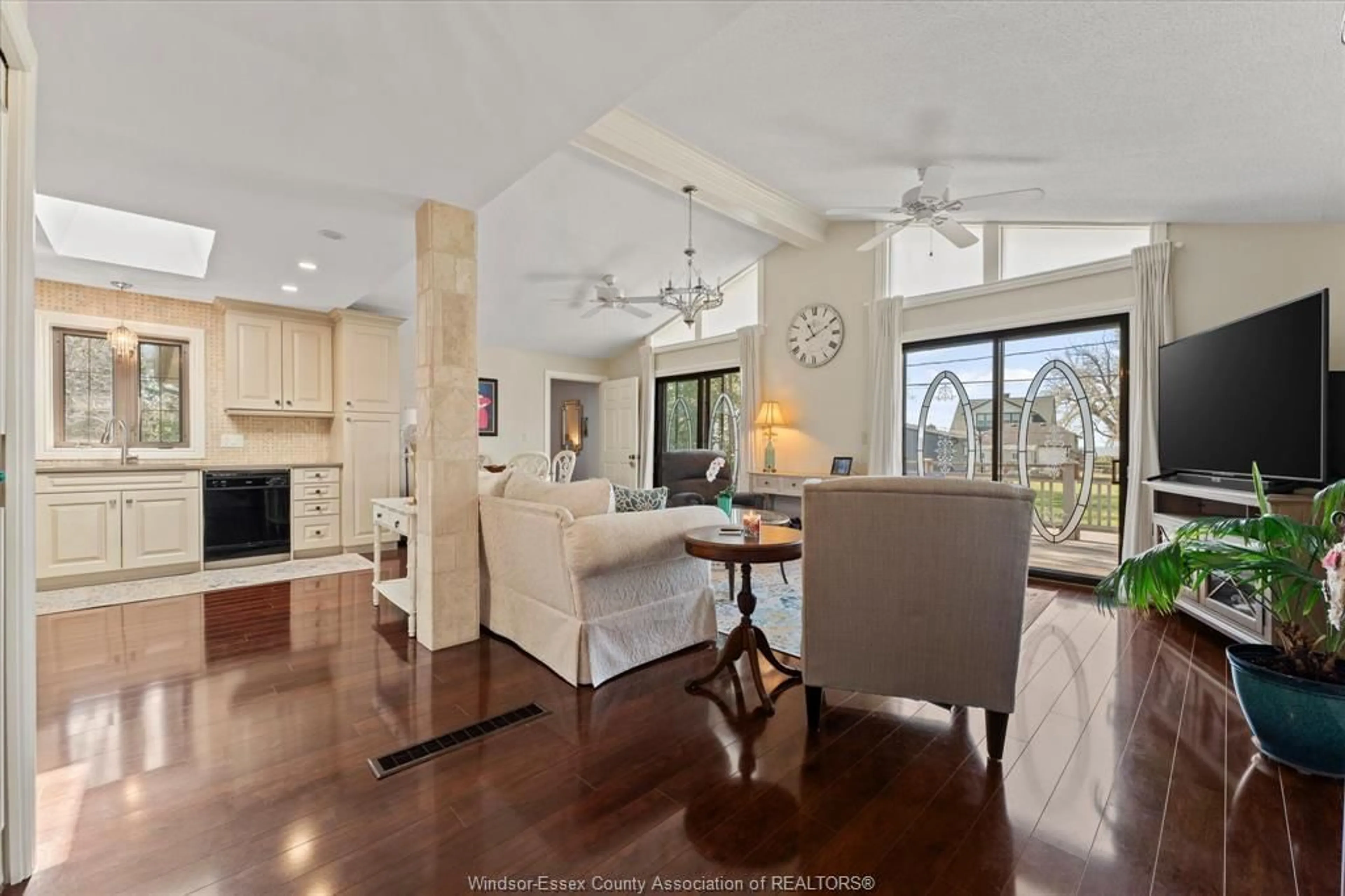 Living room with furniture, unknown for 135 ESSEX Blvd, Amherstburg Ontario N9V 2Y8