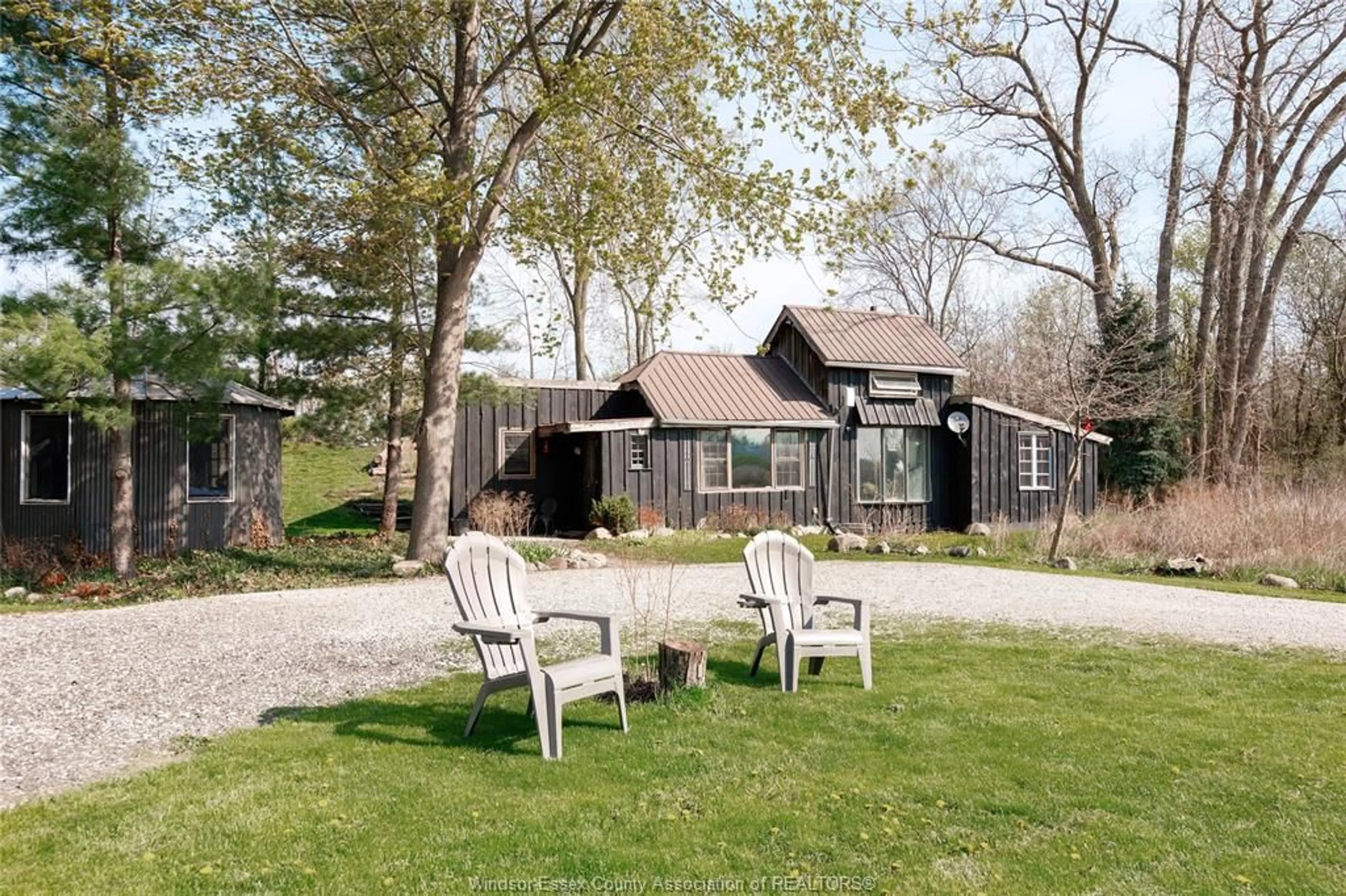 Patio, street for 5689 Third Line, Chatham-Kent Ontario N7M 5T1