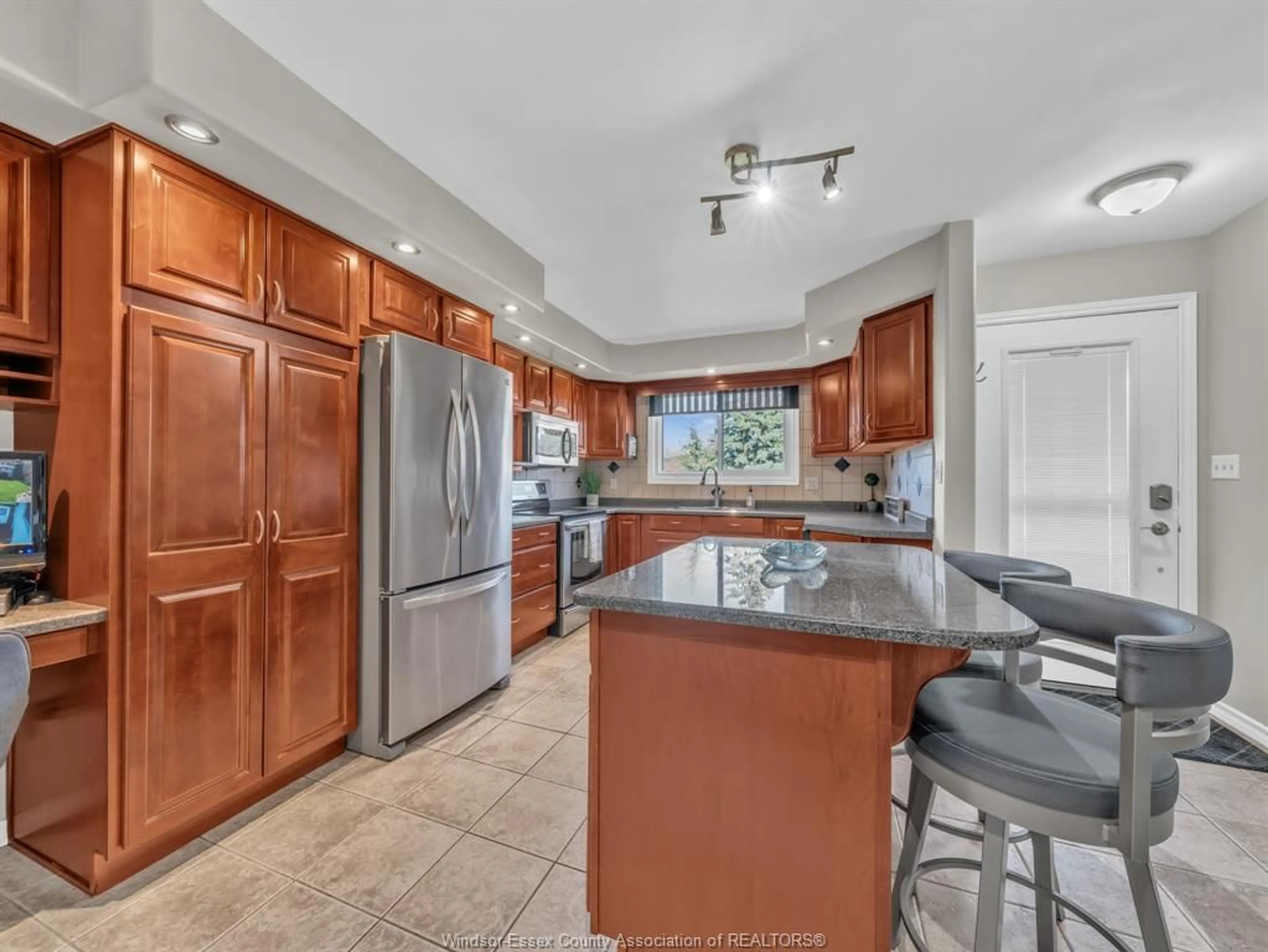 Open concept kitchen, ceramic/tile floor for 357 GAUTHIER, Tecumseh Ontario N8N 2W3