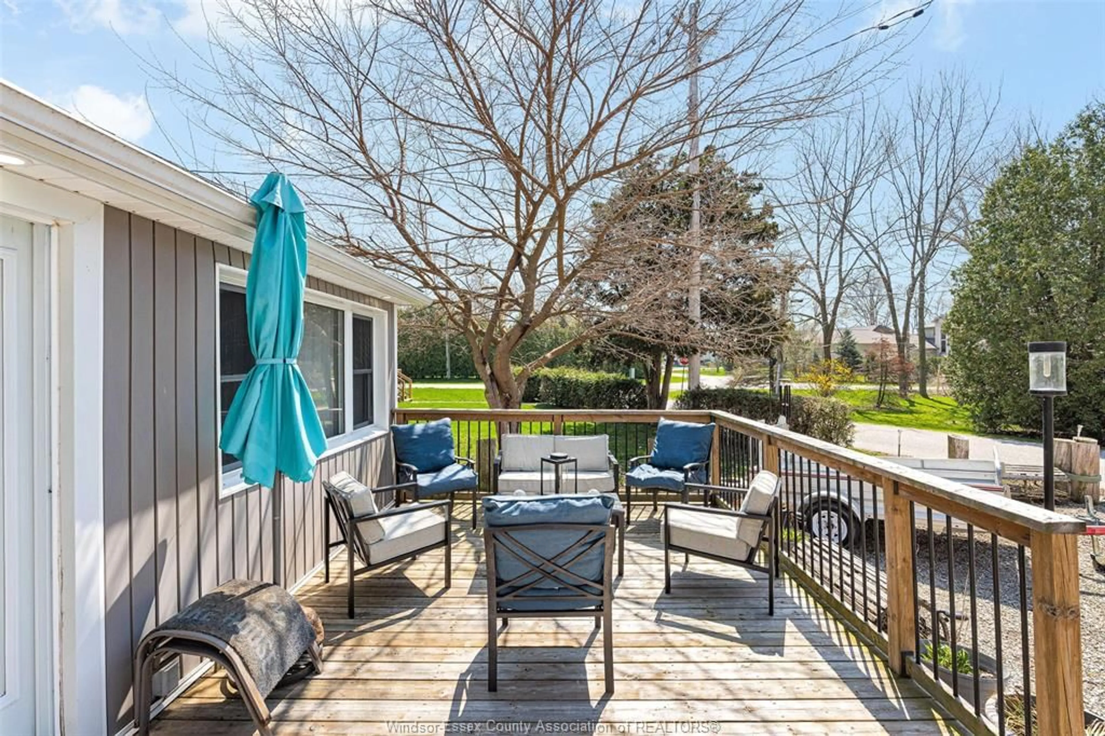 Patio, water/lake/river/ocean view for 175 CLAREMONT Lane, Amherstburg Ontario N9V 2Y8