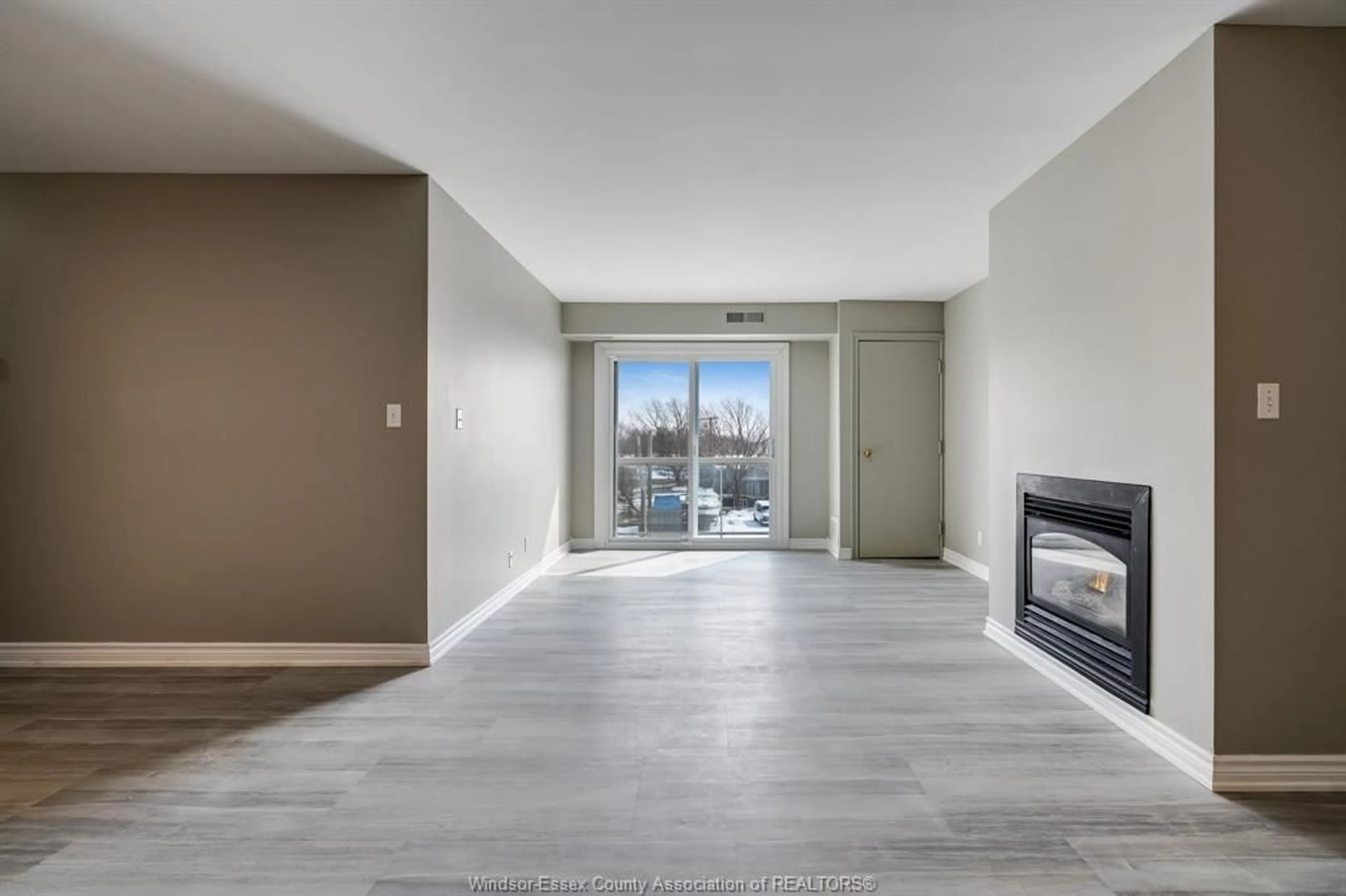 Living room with furniture, unknown for 44 ROBSON Rd #303, Leamington Ontario N8H 5E4